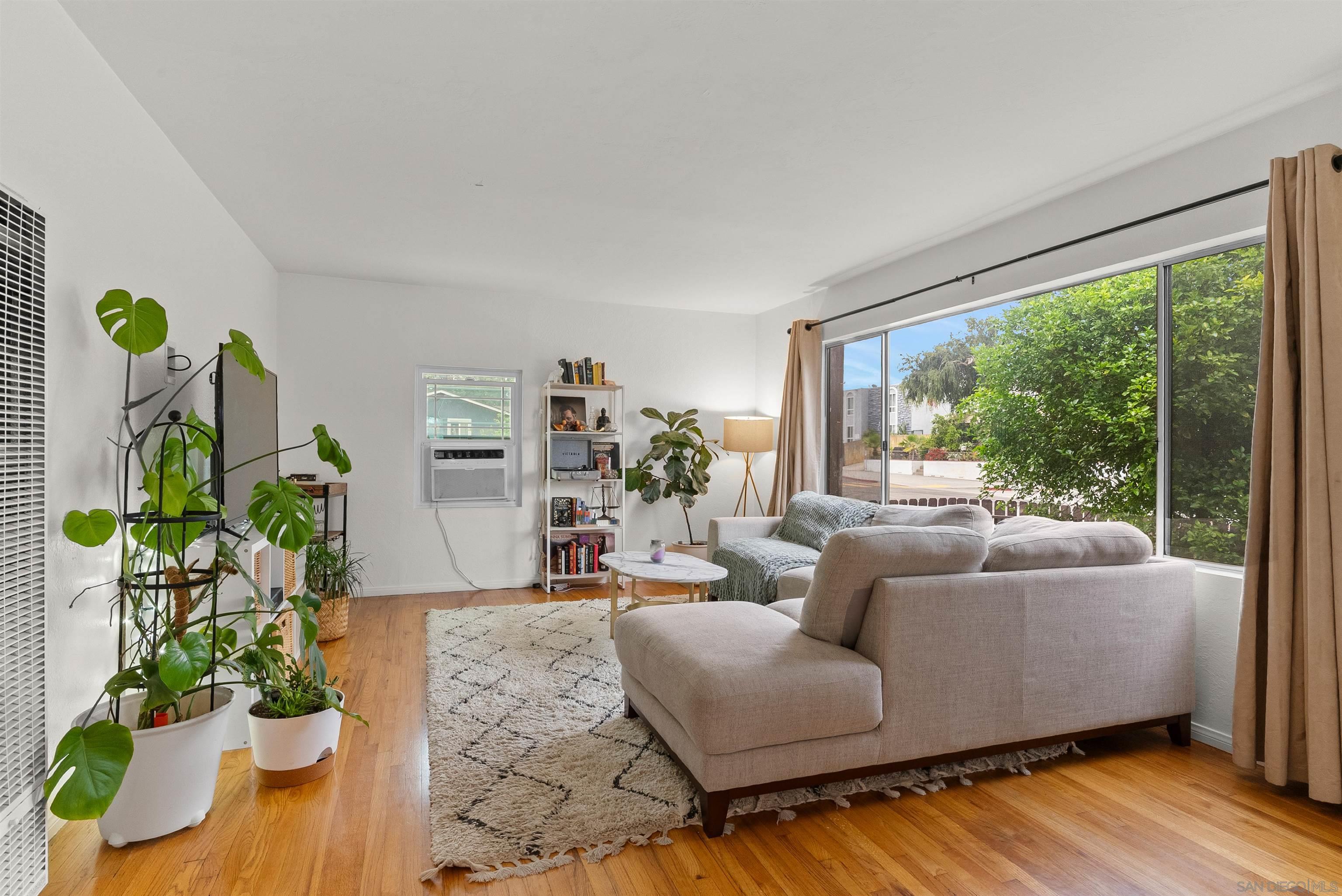 Detail Gallery Image 7 of 28 For 3450  42nd, San Diego,  CA 92105 - 3 Beds | 2 Baths