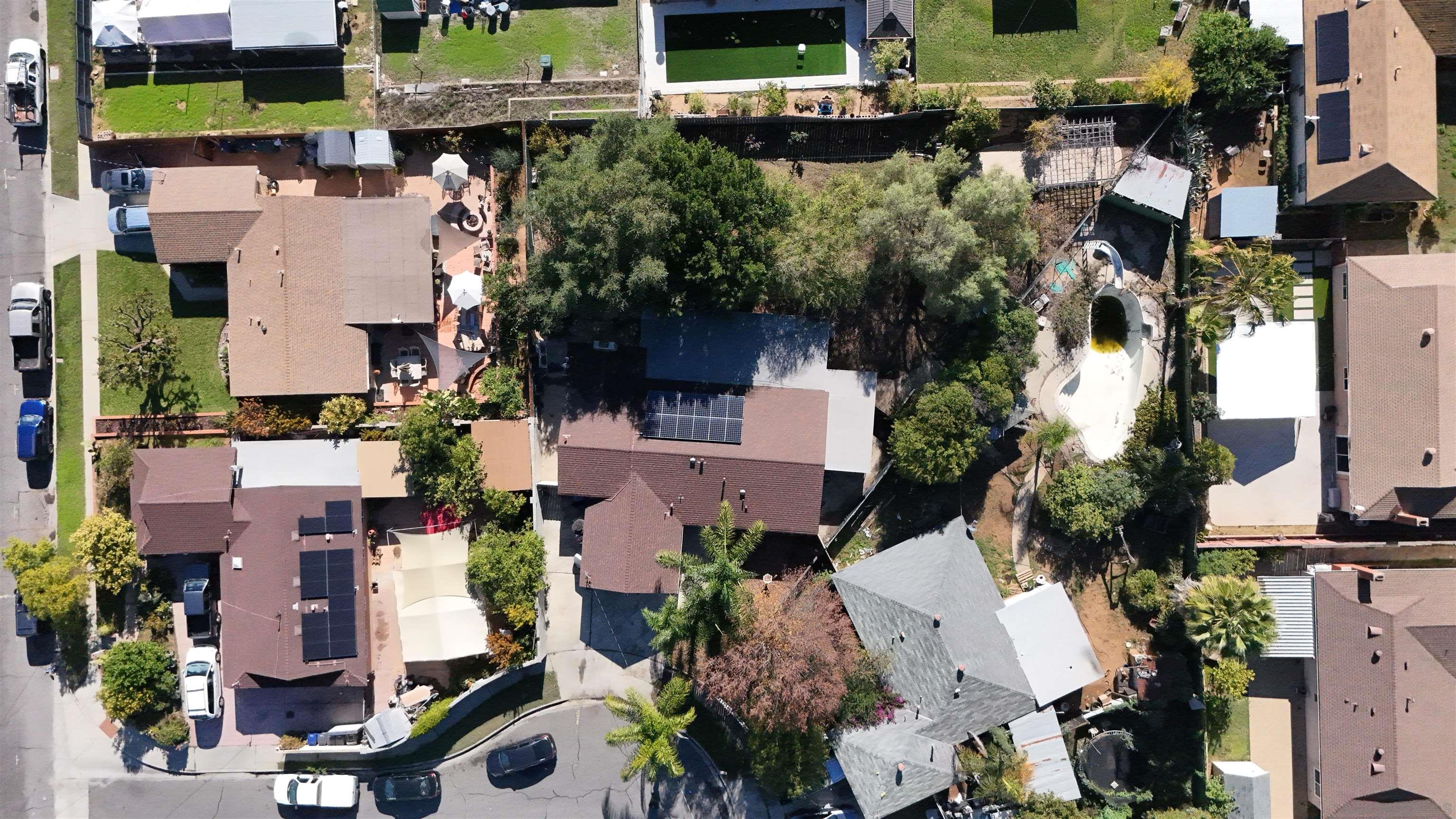 Detail Gallery Image 13 of 19 For 329  Alder Pl, Escondido,  CA 92026 - 4 Beds | 2 Baths