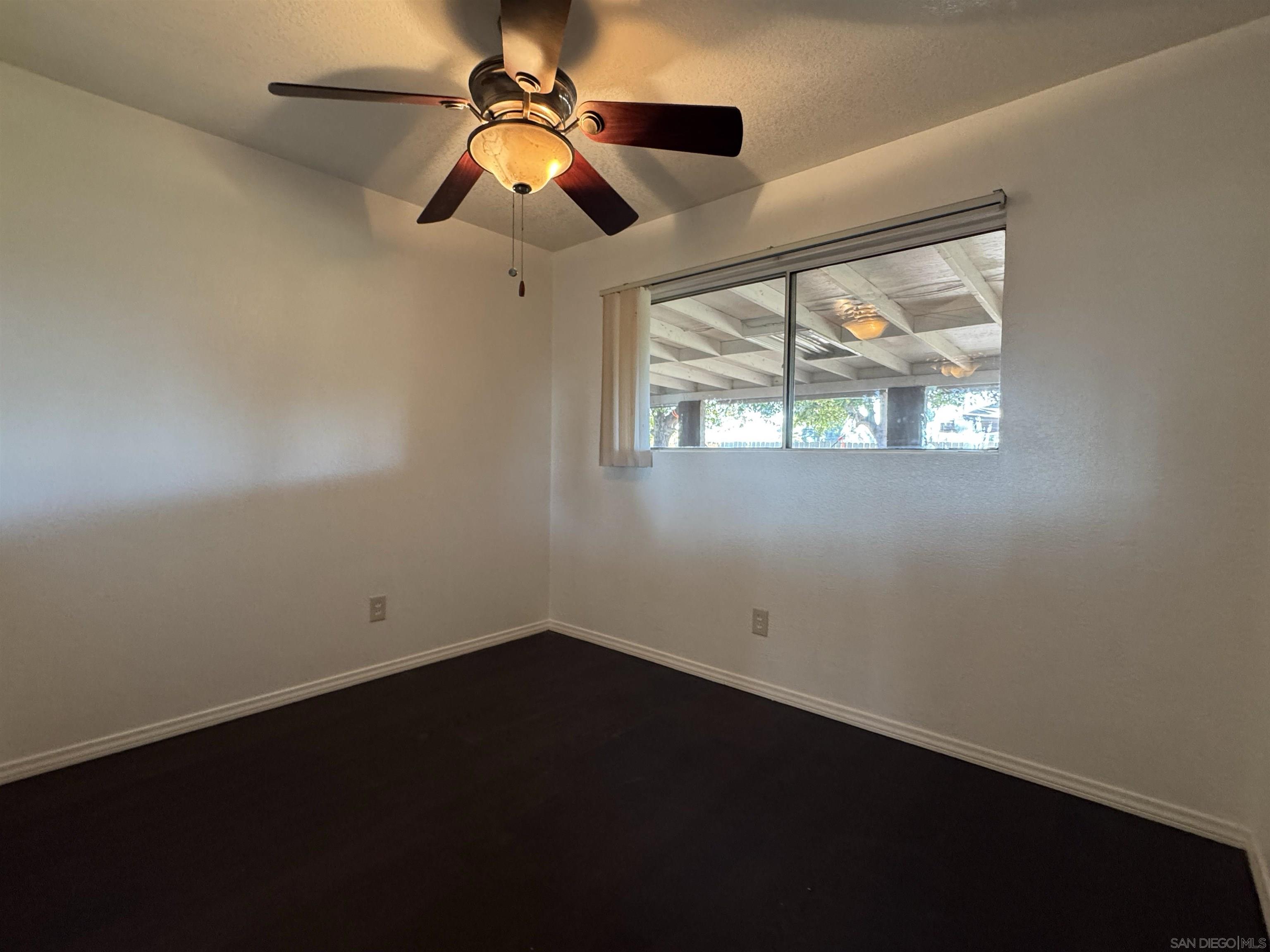 Detail Gallery Image 3 of 19 For 329  Alder Pl, Escondido,  CA 92026 - 4 Beds | 2 Baths