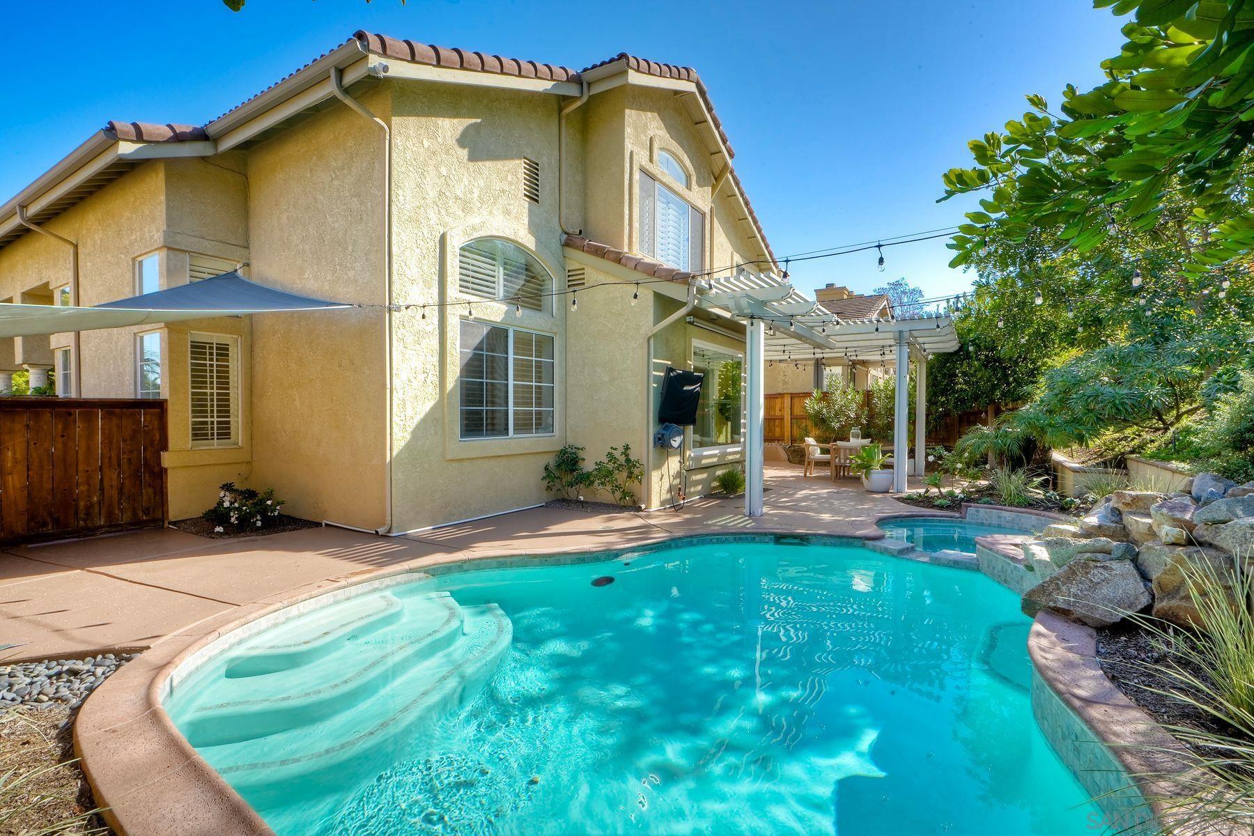 Detail Gallery Image 27 of 47 For 13660  Lindamere Ln, San Diego,  CA 92128 - 4 Beds | 3 Baths