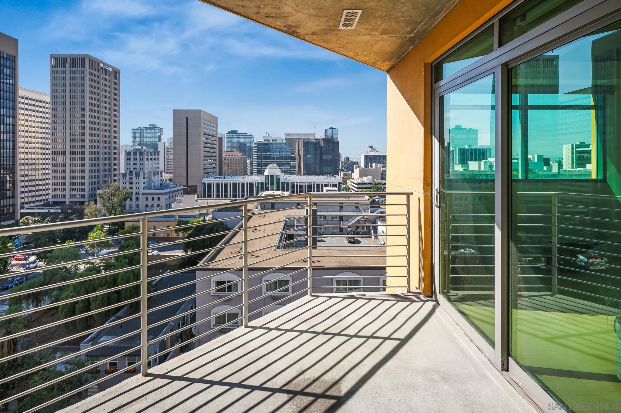 Detail Gallery Image 17 of 29 For 801  Ash St  702, San Diego,  CA 92101 - 2 Beds | 2/1 Baths