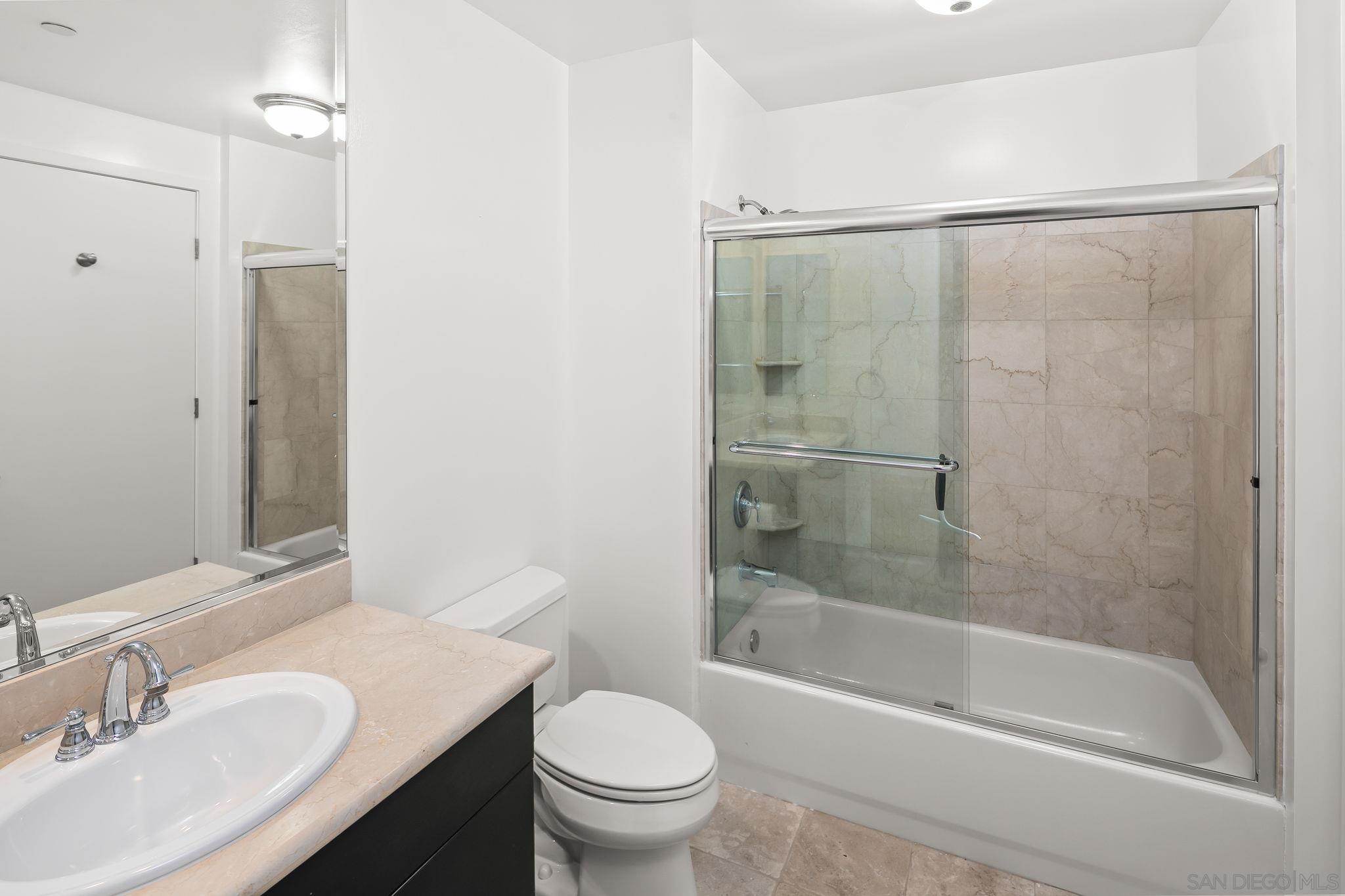 Detail Gallery Image 23 of 29 For 801  Ash St  702, San Diego,  CA 92101 - 2 Beds | 2/1 Baths