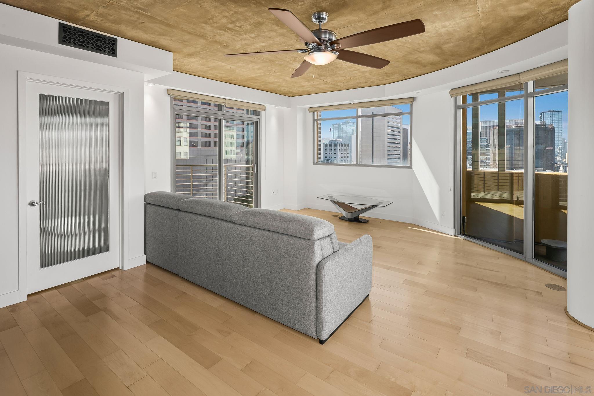 Detail Gallery Image 6 of 29 For 801  Ash St  702, San Diego,  CA 92101 - 2 Beds | 2/1 Baths