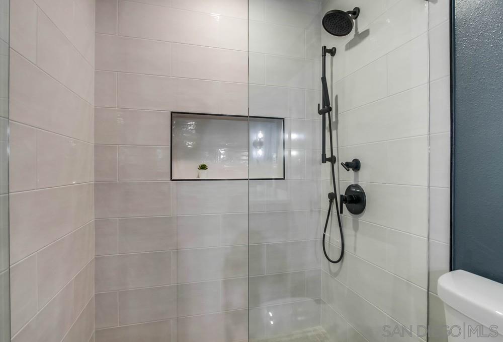 Detail Gallery Image 18 of 40 For 10726  Vista Valle Drive, San Diego,  CA 92131 - 4 Beds | 3 Baths