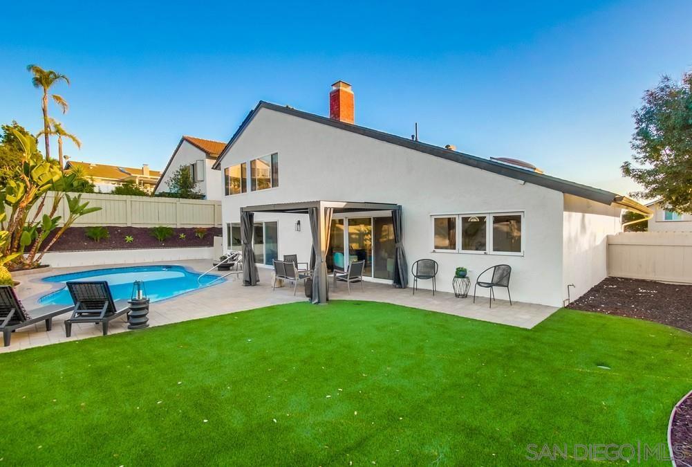 Detail Gallery Image 3 of 40 For 10726  Vista Valle Drive, San Diego,  CA 92131 - 4 Beds | 3 Baths