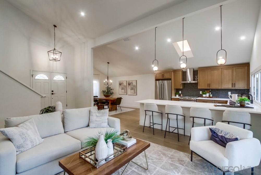 Detail Gallery Image 5 of 40 For 10726  Vista Valle Drive, San Diego,  CA 92131 - 4 Beds | 3 Baths