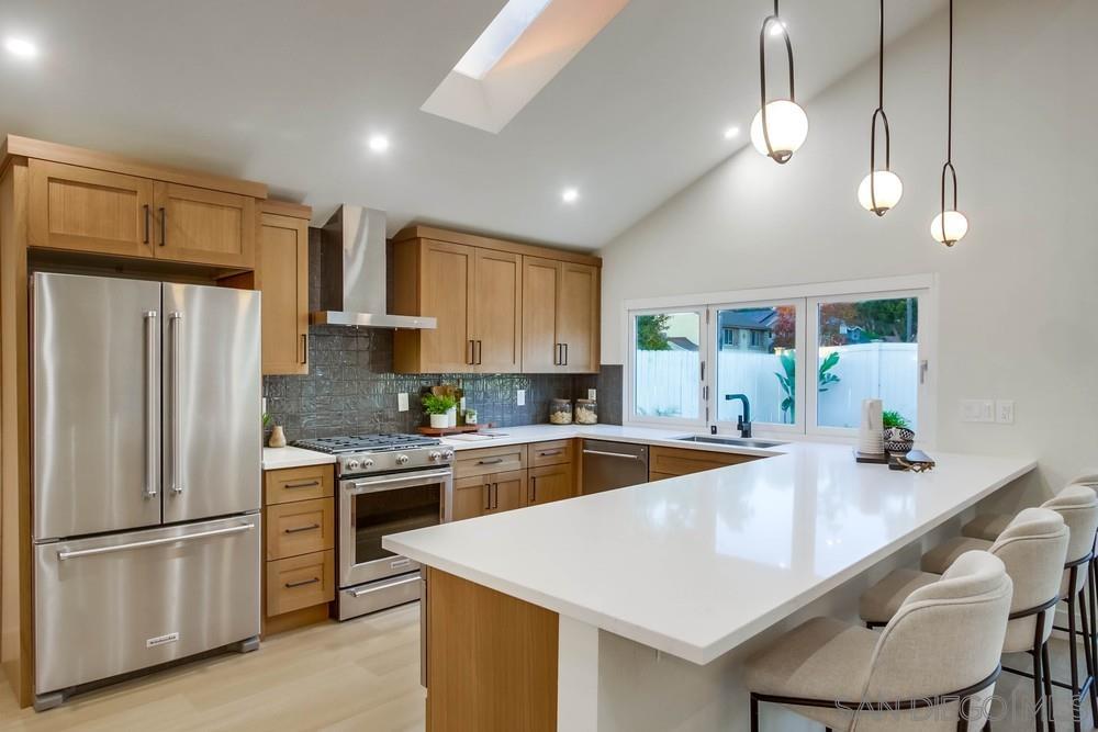 Detail Gallery Image 7 of 40 For 10726  Vista Valle Drive, San Diego,  CA 92131 - 4 Beds | 3 Baths