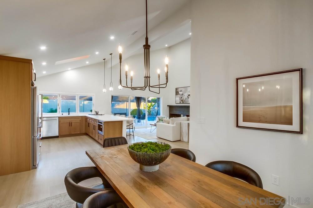 Detail Gallery Image 8 of 40 For 10726  Vista Valle Drive, San Diego,  CA 92131 - 4 Beds | 3 Baths