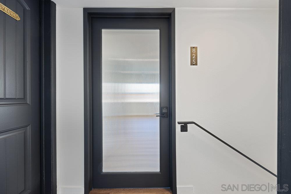 Front Image Thumbnail for SD250045010