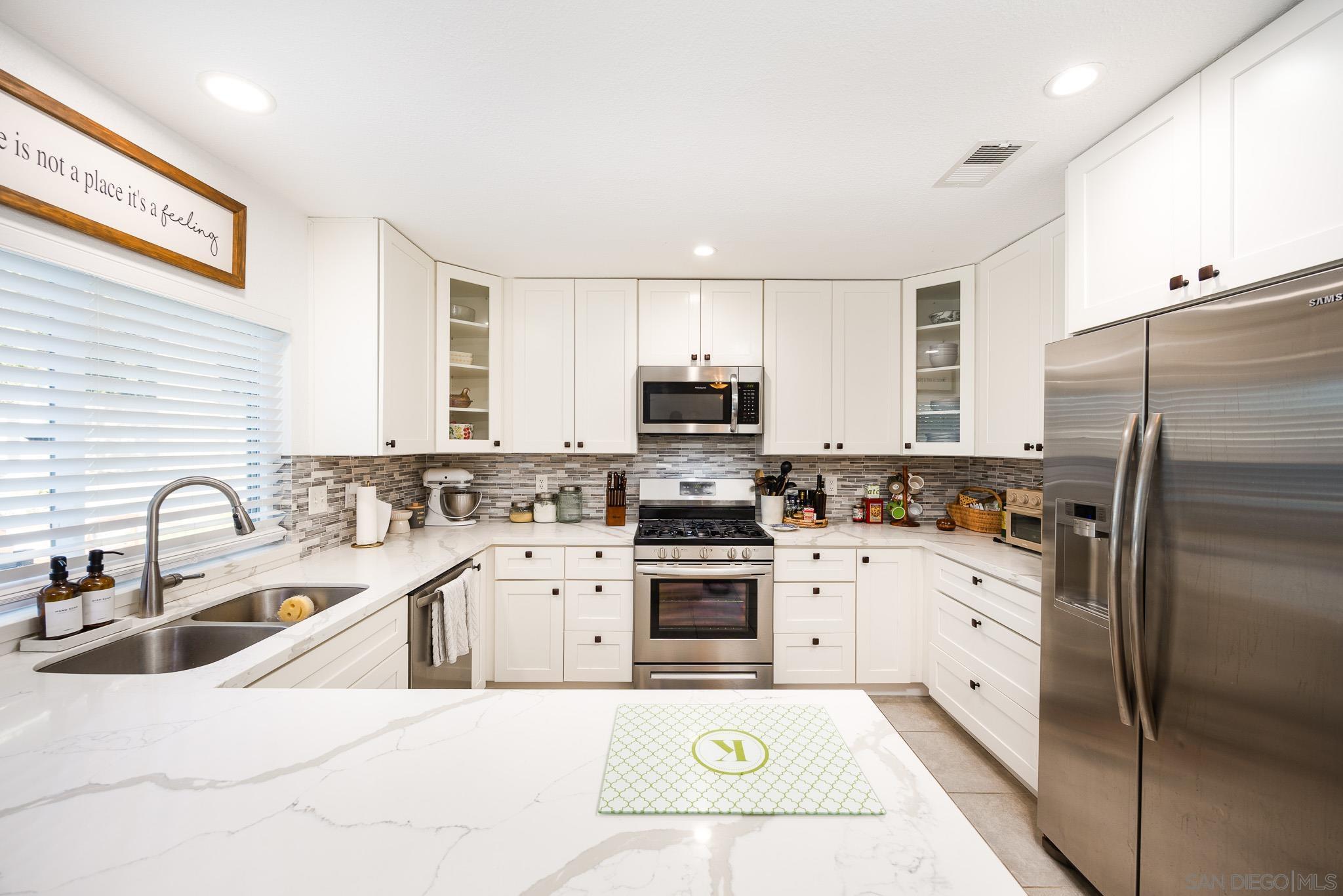 Detail Gallery Image 9 of 31 For 5358  Raspberry Way, Oceanside,  CA 92057 - 4 Beds | 2 Baths