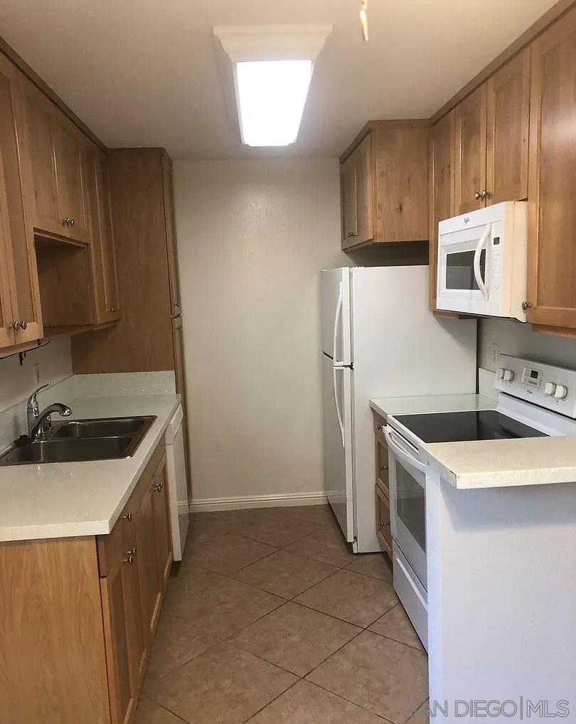 Detail Gallery Image 9 of 29 For 4435  Estrella Avenue, San Diego,  CA 92115 - – Beds | – Baths