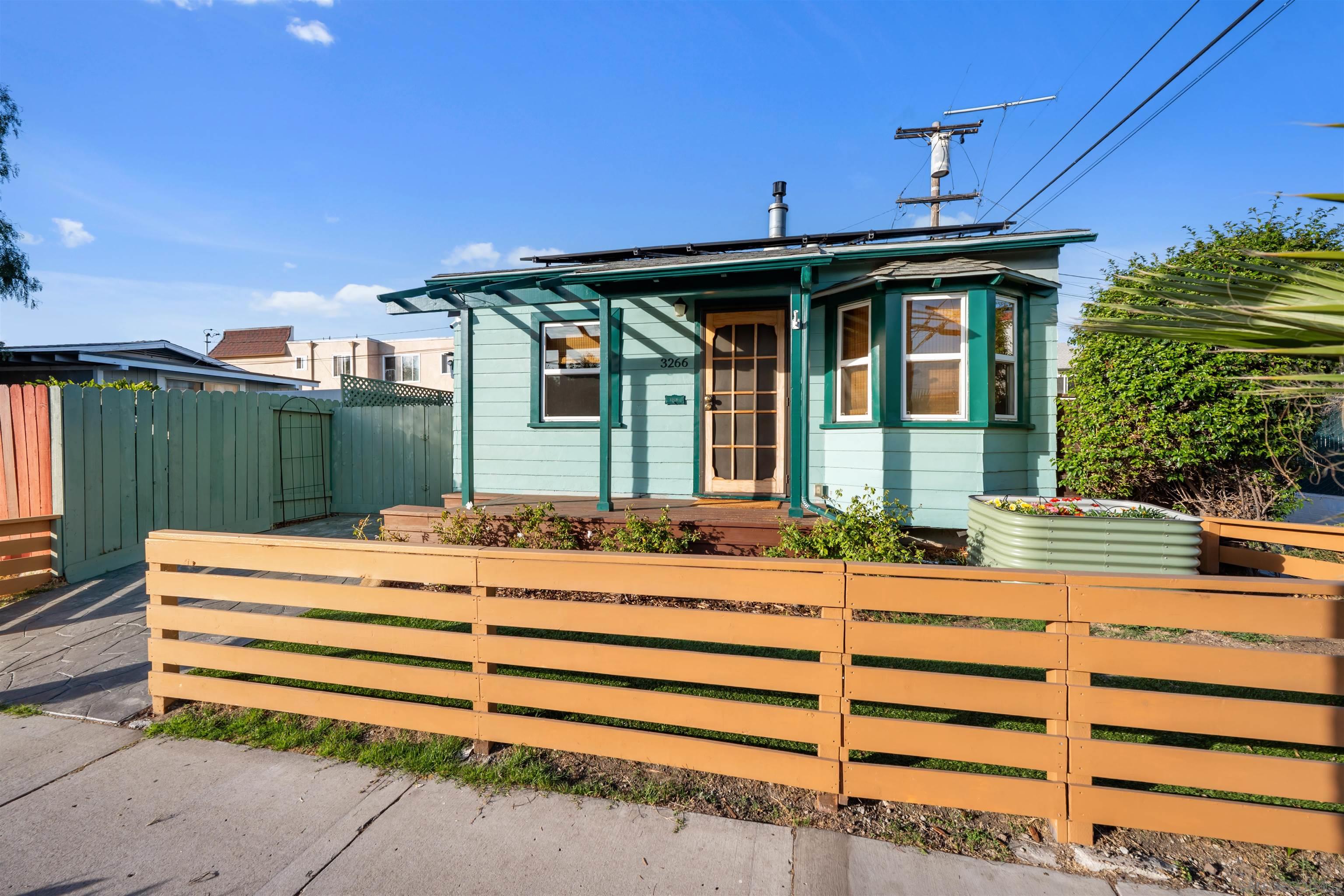 Front Image Thumbnail for SD250045016