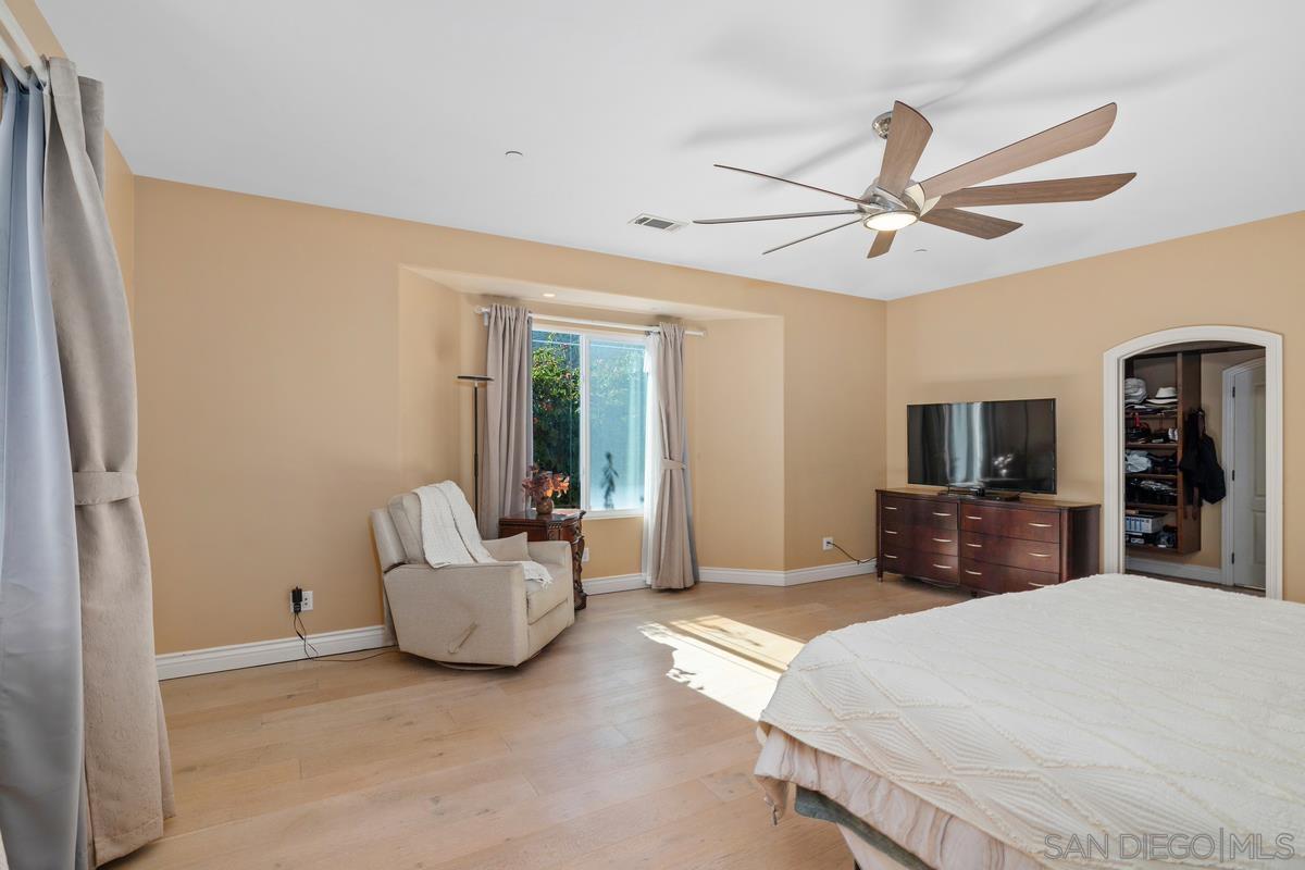 Detail Gallery Image 17 of 38 For 633  Del Mar Ave., Chula Vista,  CA 91910 - 4 Beds | 4 Baths