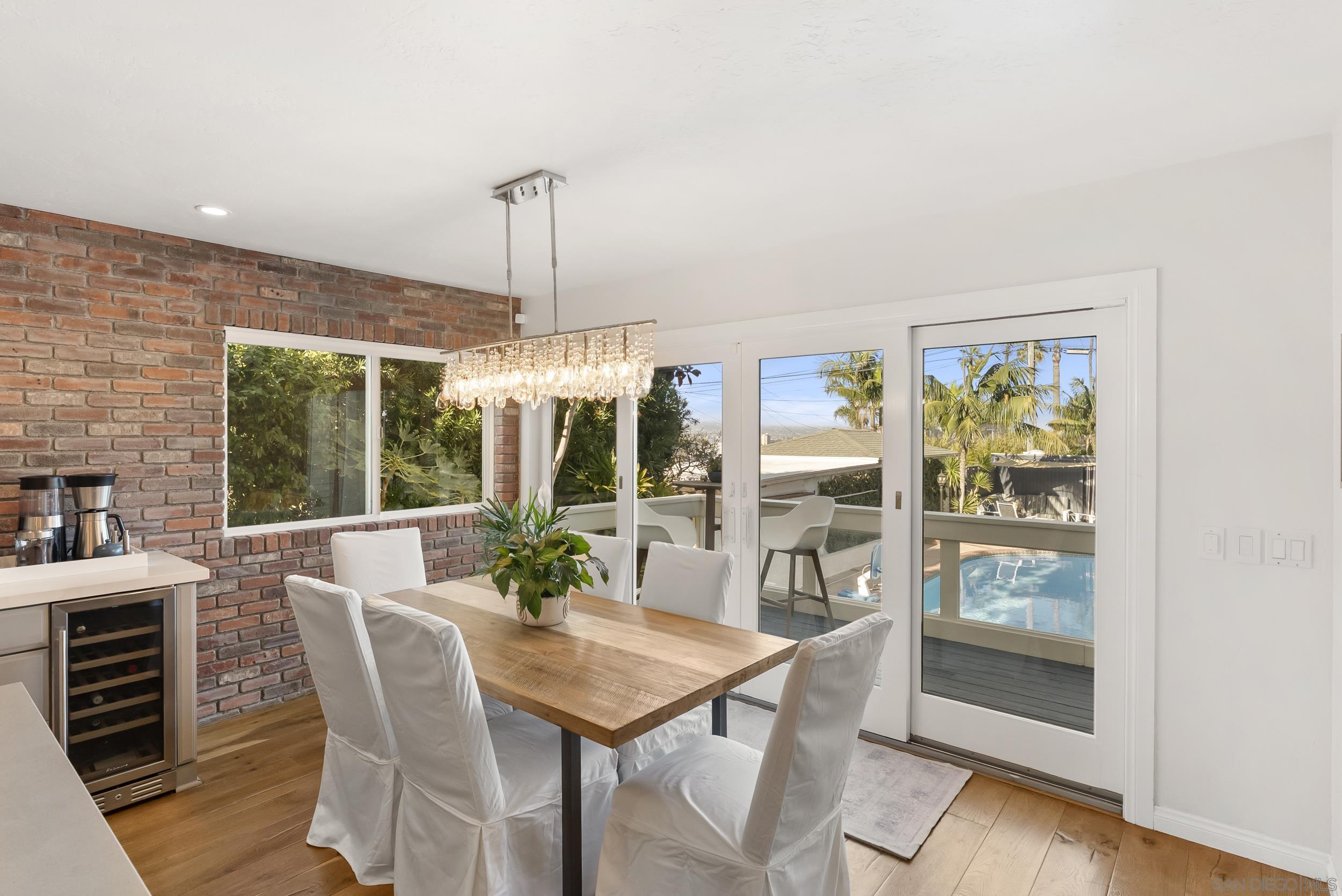 Detail Gallery Image 11 of 68 For 4474  Niagara Ave, San Diego,  CA 92107 - 6 Beds | 4 Baths