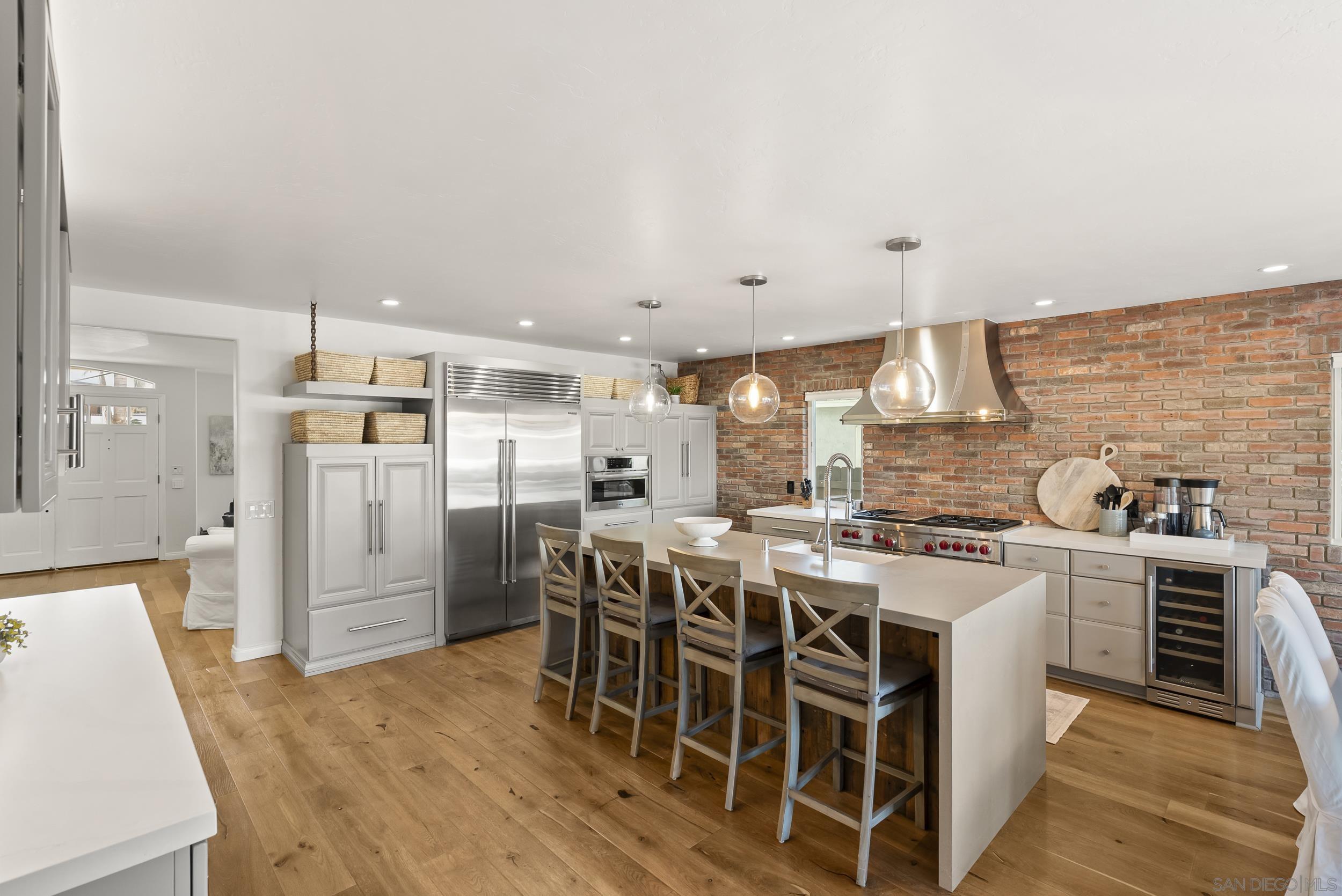 Detail Gallery Image 7 of 68 For 4474  Niagara Ave, San Diego,  CA 92107 - 6 Beds | 4 Baths