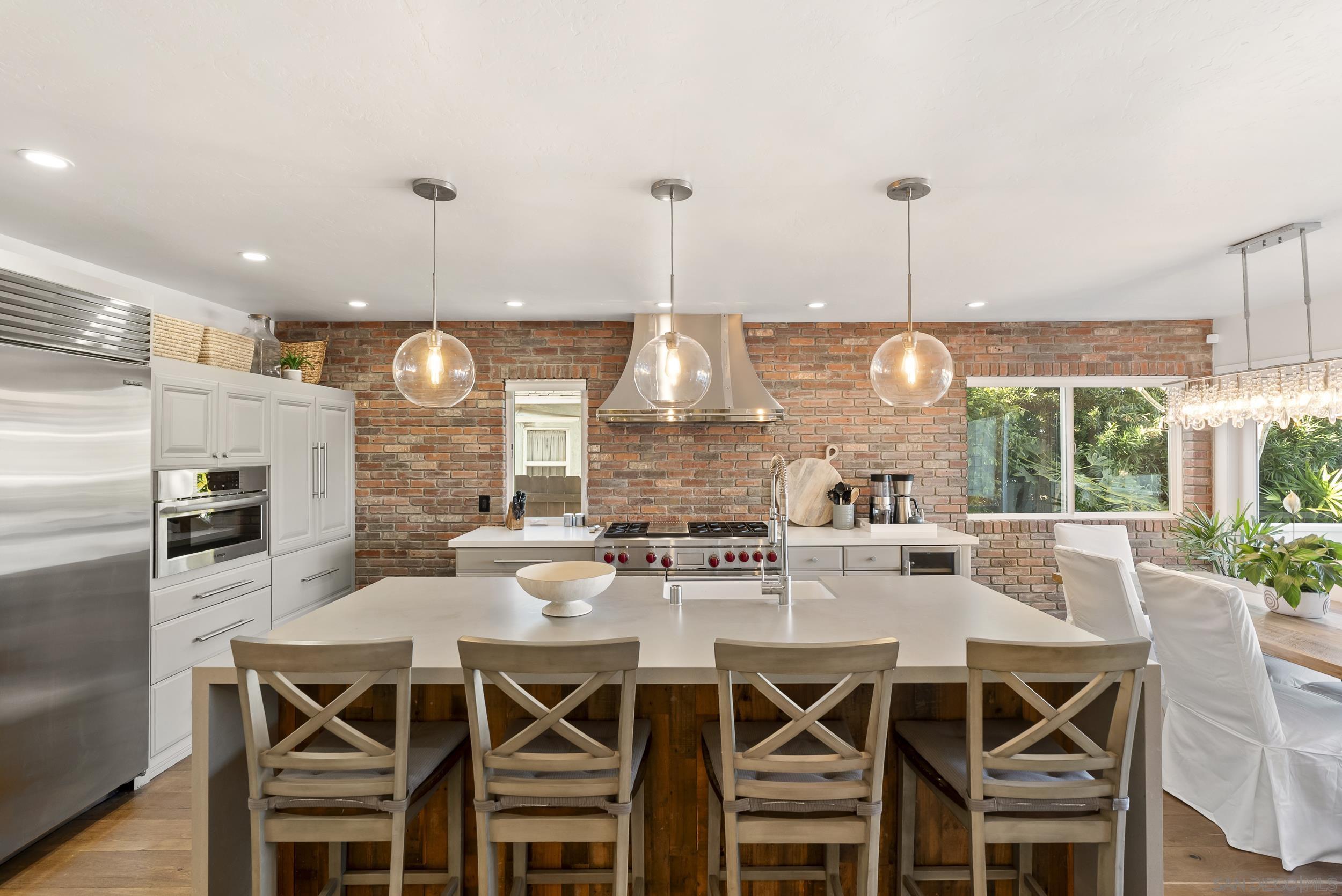 Detail Gallery Image 8 of 68 For 4474  Niagara Ave, San Diego,  CA 92107 - 6 Beds | 4 Baths