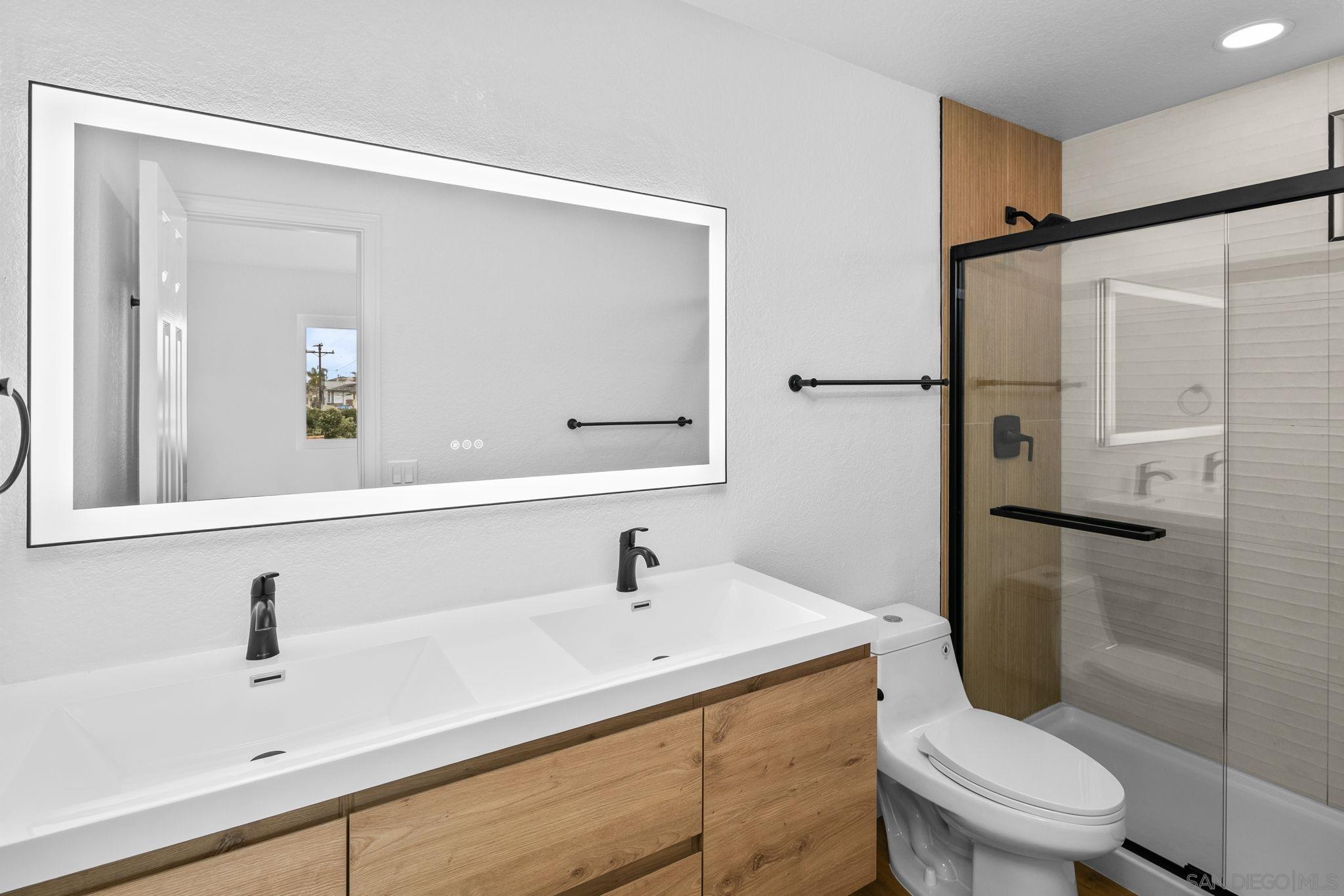 Detail Gallery Image 14 of 44 For 152  Evergreen Ave.  #4,  Imperial Beach,  CA 91932 - 2 Beds | 2 Baths