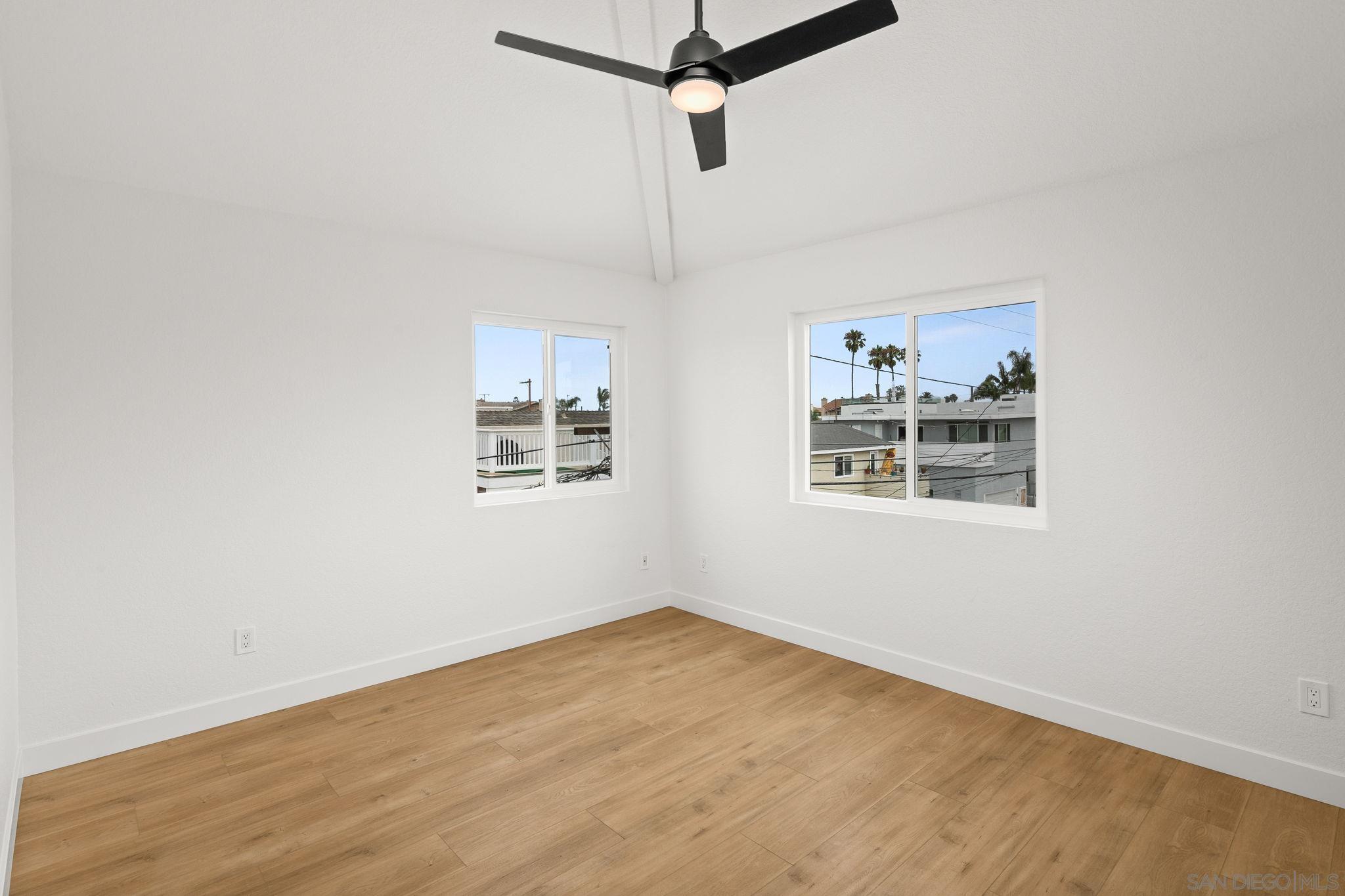 Detail Gallery Image 17 of 44 For 152  Evergreen Ave.  #4,  Imperial Beach,  CA 91932 - 2 Beds | 2 Baths