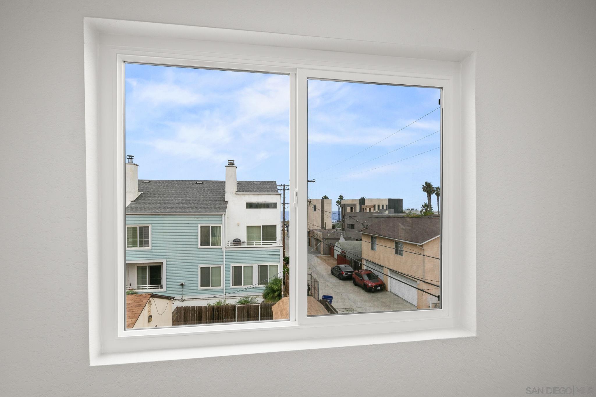 Detail Gallery Image 22 of 44 For 152  Evergreen Ave.  #4,  Imperial Beach,  CA 91932 - 2 Beds | 2 Baths