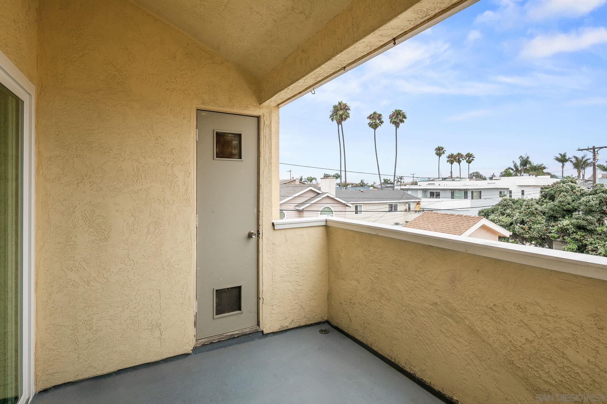 Detail Gallery Image 26 of 44 For 152  Evergreen Ave.  #4,  Imperial Beach,  CA 91932 - 2 Beds | 2 Baths