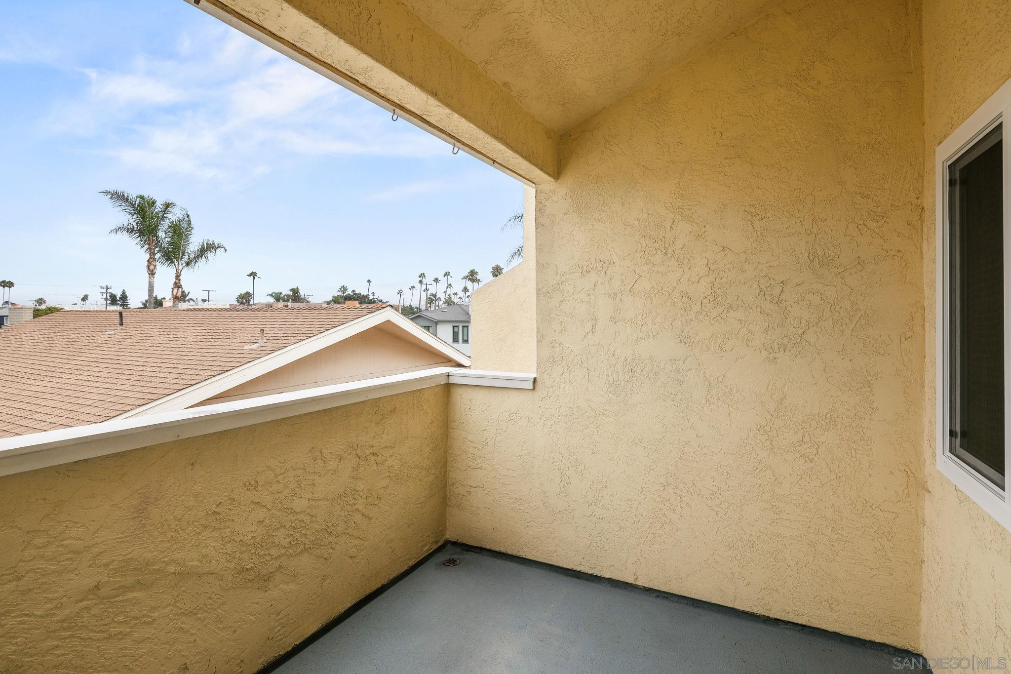 Detail Gallery Image 27 of 44 For 152  Evergreen Ave.  #4,  Imperial Beach,  CA 91932 - 2 Beds | 2 Baths