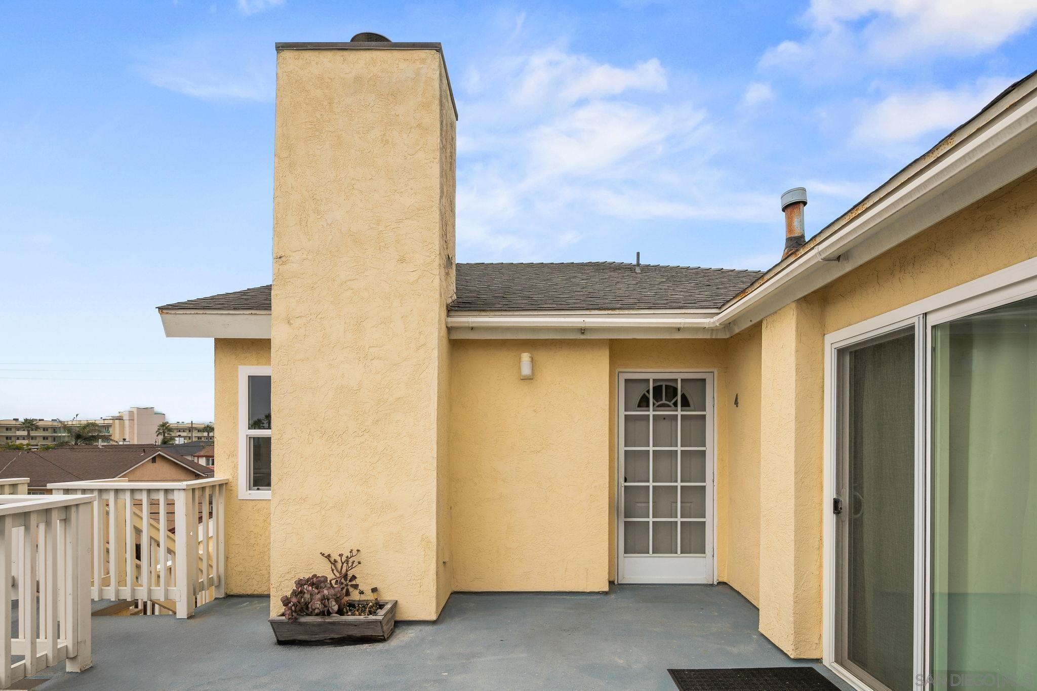 Detail Gallery Image 36 of 44 For 152  Evergreen Ave.  #4,  Imperial Beach,  CA 91932 - 2 Beds | 2 Baths
