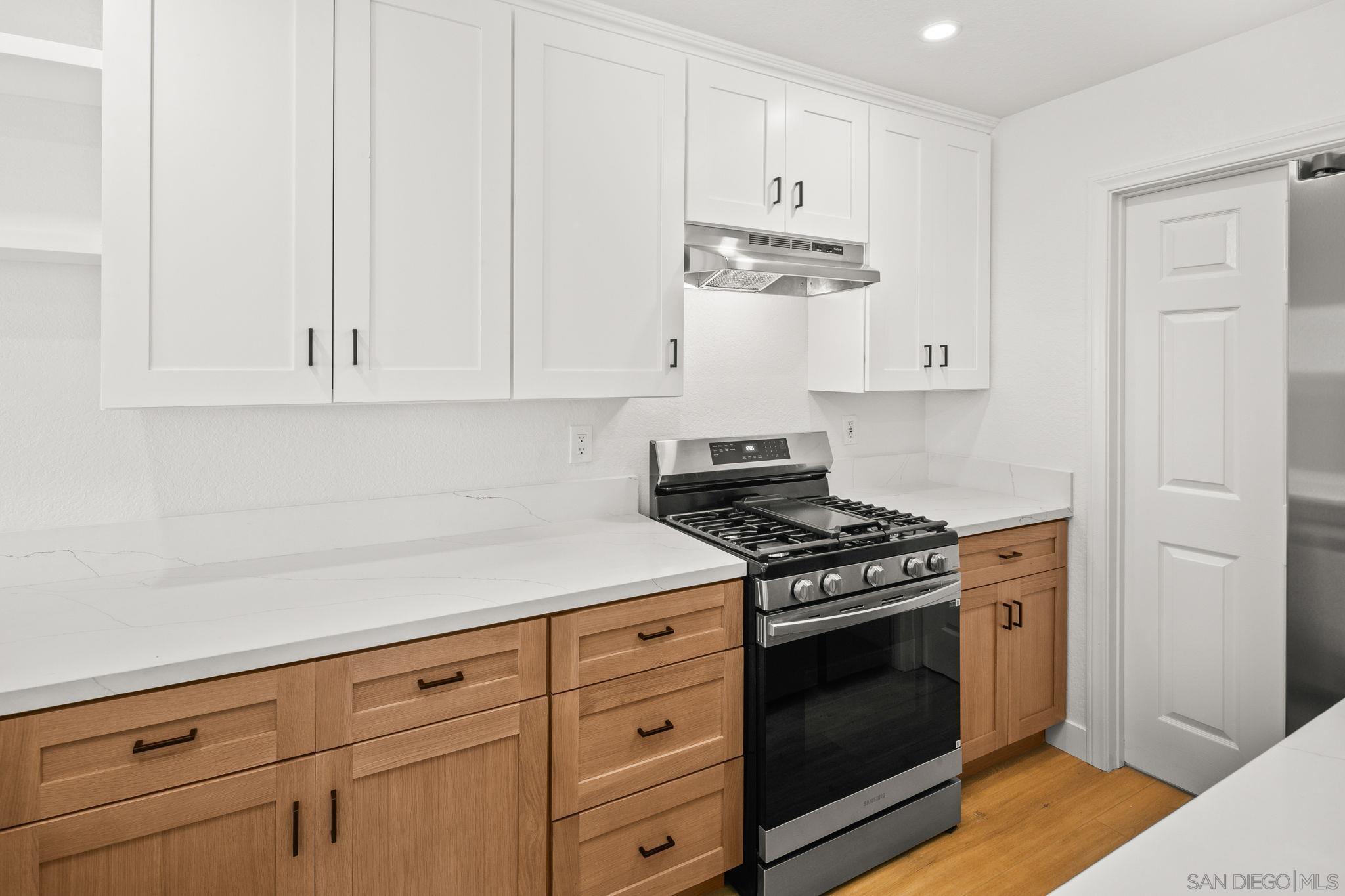 Detail Gallery Image 9 of 44 For 152  Evergreen Ave.  #4,  Imperial Beach,  CA 91932 - 2 Beds | 2 Baths