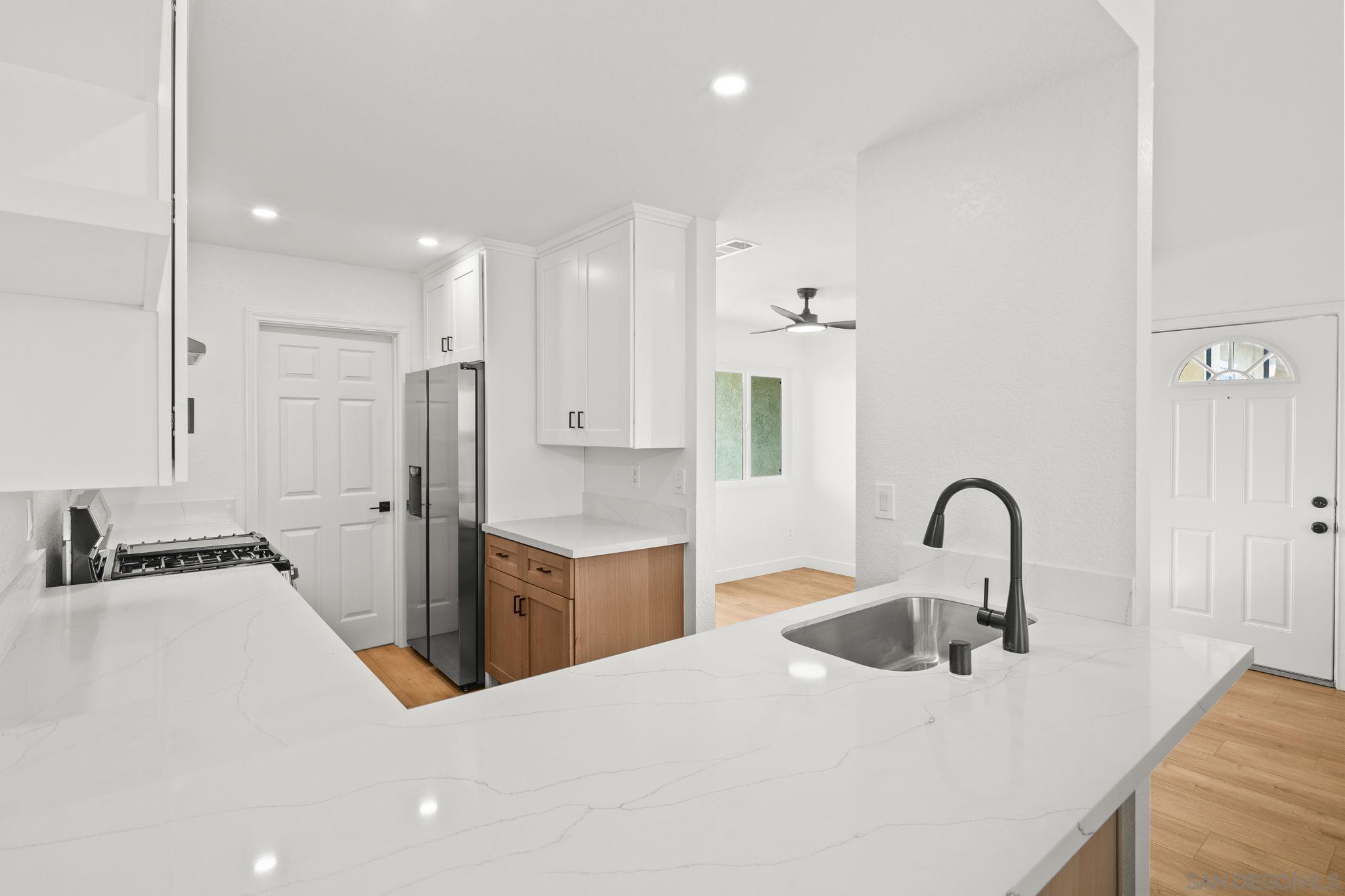 Detail Gallery Image 10 of 44 For 152  Evergreen Ave.  #4,  Imperial Beach,  CA 91932 - 2 Beds | 2 Baths