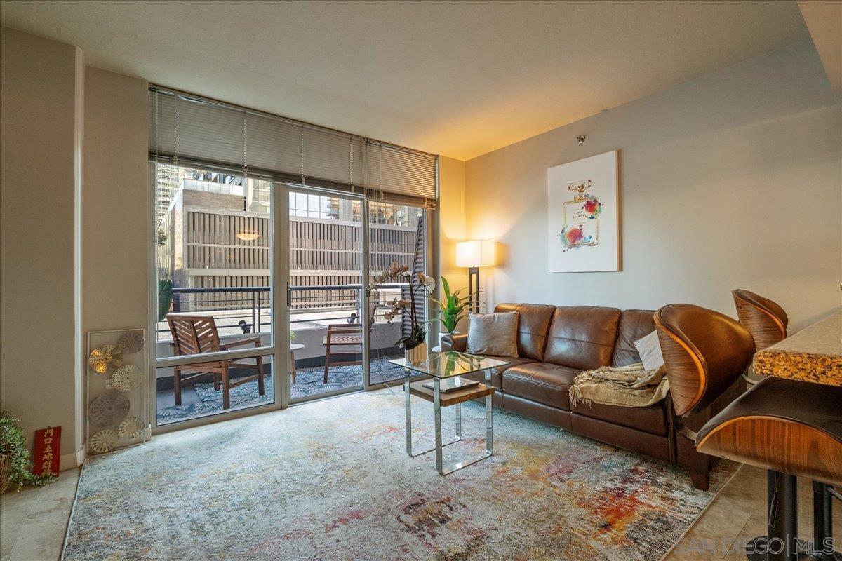 Detail Gallery Image 2 of 29 For 425 W Beech St  503, San Diego,  CA 92101 - 2 Beds | 1 Baths