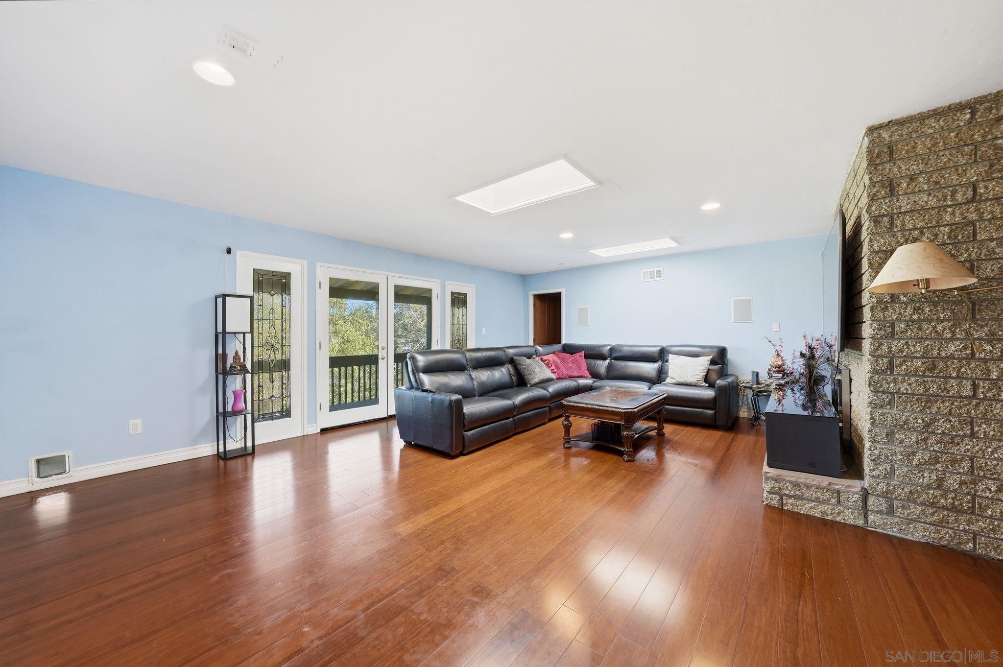 Detail Gallery Image 12 of 51 For 4040  Yale Ave, La Mesa,  CA 91941 - 4 Beds | 3 Baths