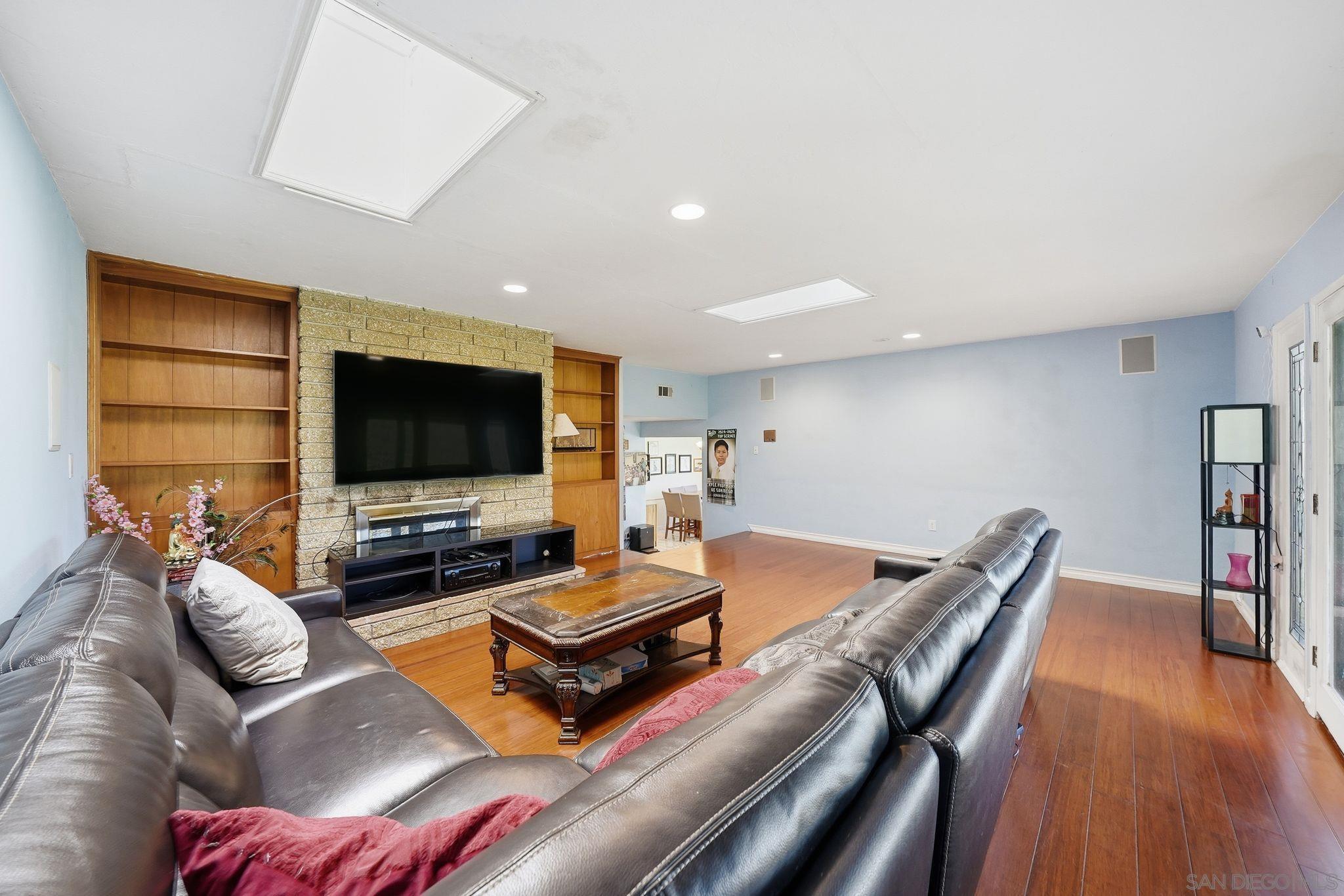 Detail Gallery Image 14 of 51 For 4040  Yale Ave, La Mesa,  CA 91941 - 4 Beds | 3 Baths