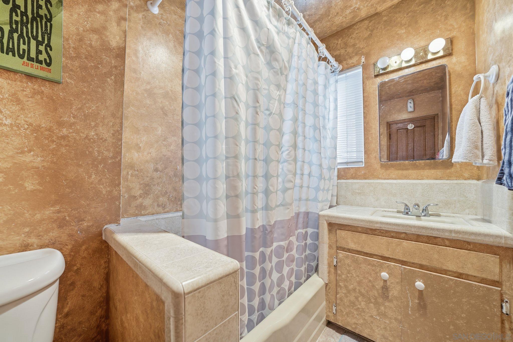 Detail Gallery Image 19 of 51 For 4040  Yale Ave, La Mesa,  CA 91941 - 4 Beds | 3 Baths