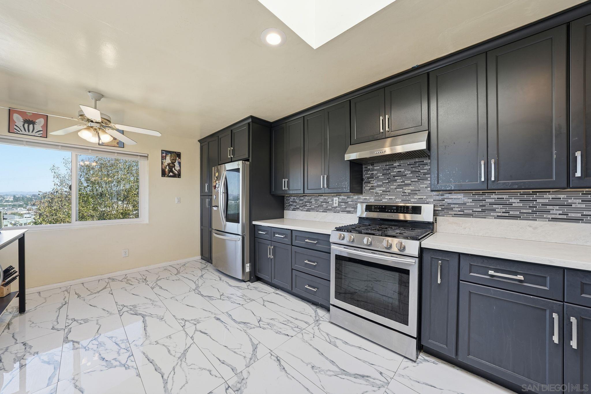 Detail Gallery Image 4 of 51 For 4040  Yale Ave, La Mesa,  CA 91941 - 4 Beds | 3 Baths