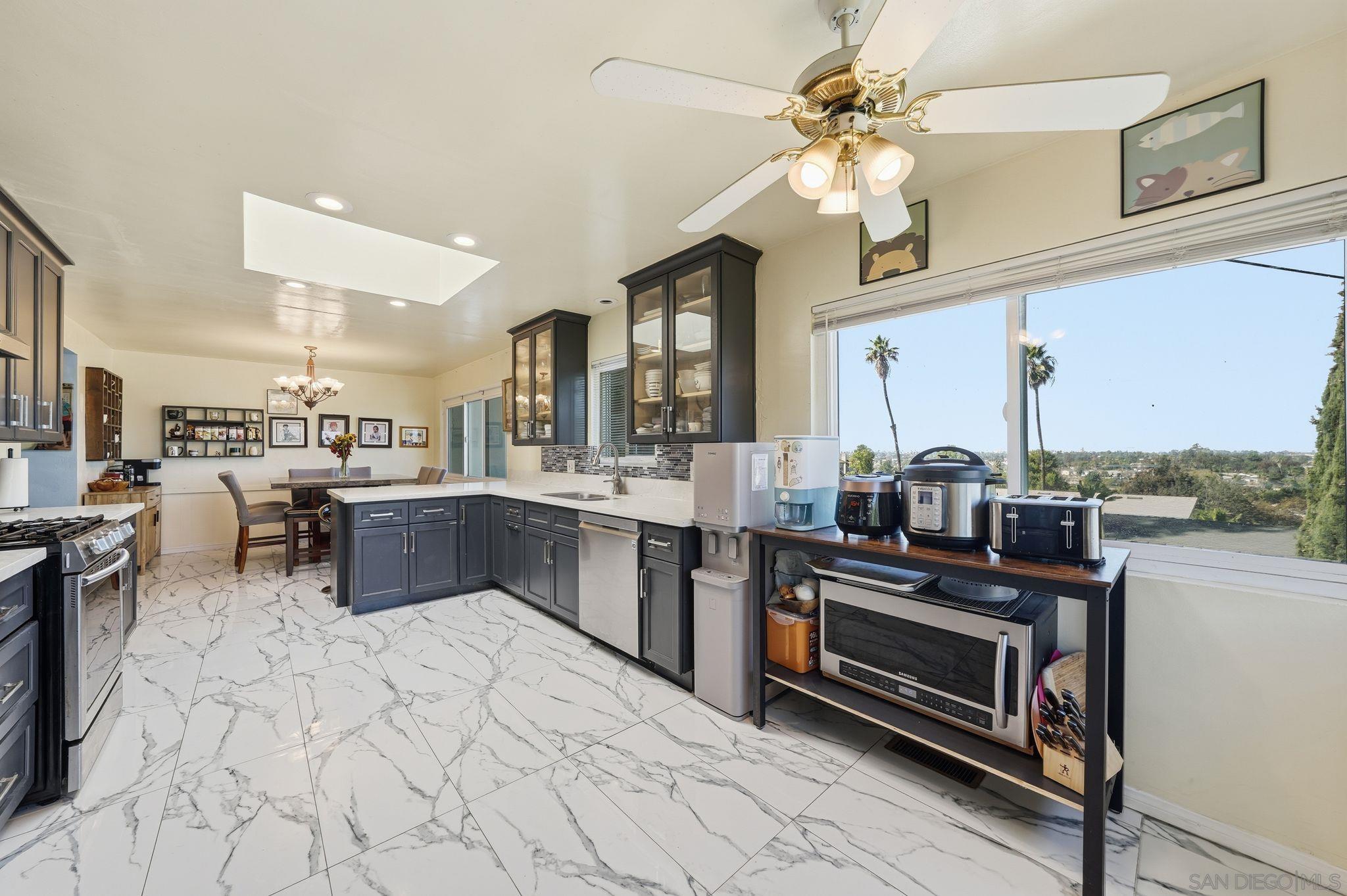 Detail Gallery Image 4 of 50 For 4040  Yale Ave, La Mesa,  CA 91941 - 4 Beds | 3 Baths