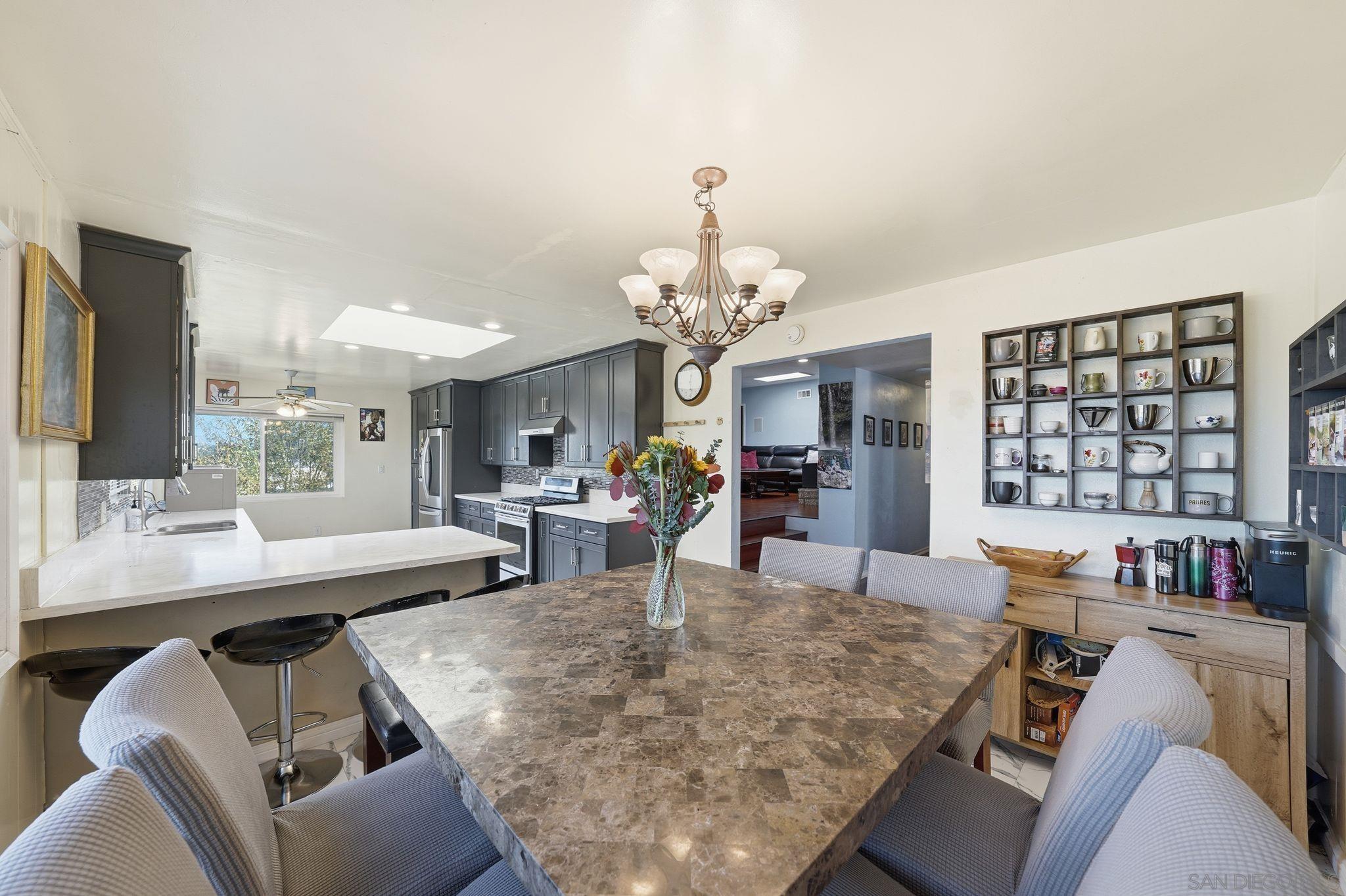 Detail Gallery Image 10 of 50 For 4040  Yale Ave, La Mesa,  CA 91941 - 4 Beds | 3 Baths