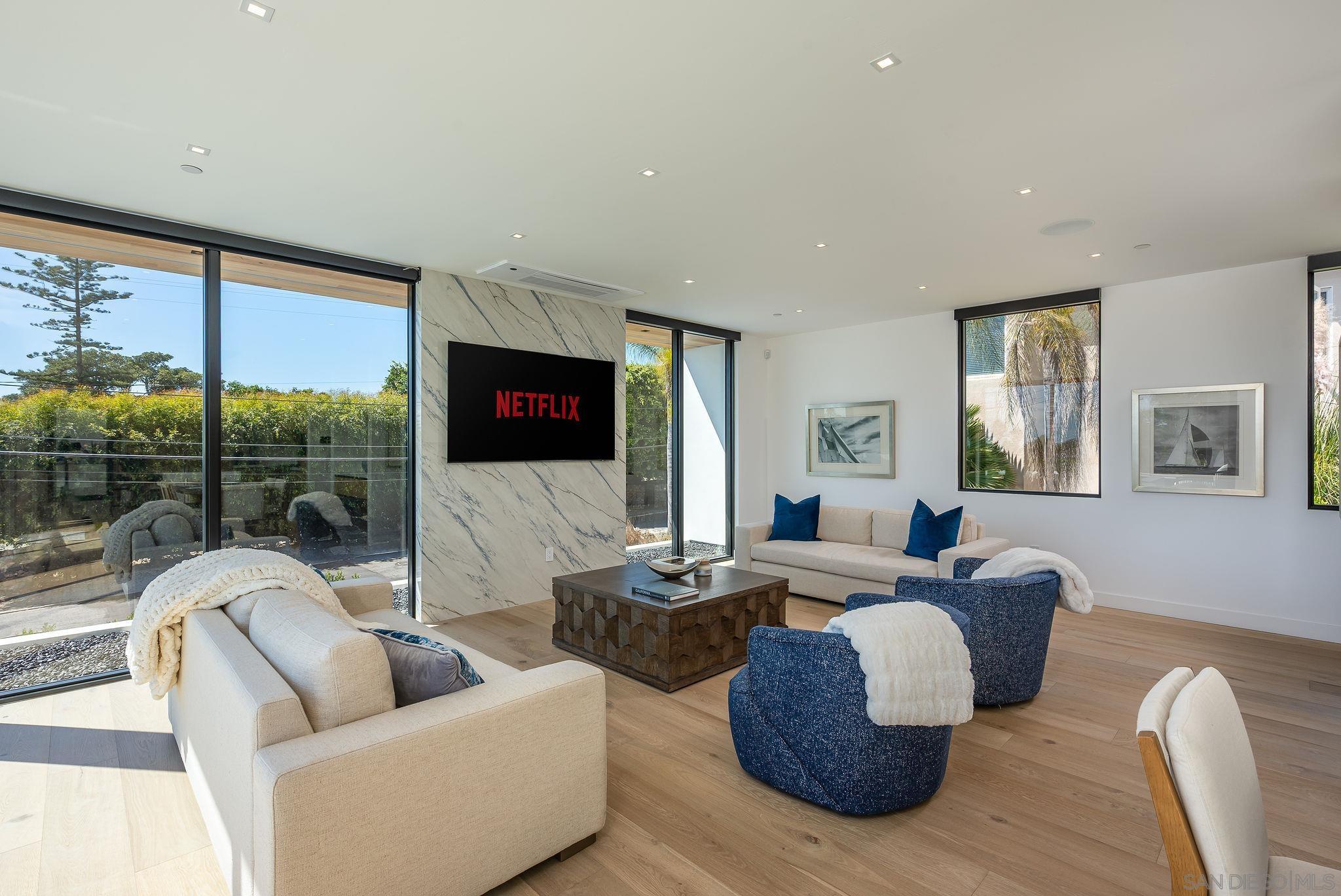 Detail Gallery Image 14 of 39 For 1605  Burgundy Rd, Encinitas,  CA 92024 - 4 Beds | 4/1 Baths