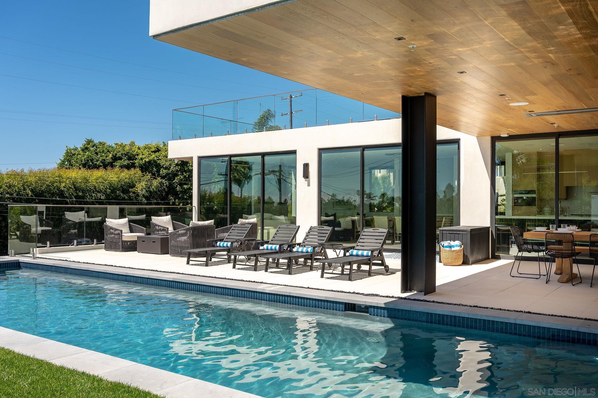 Detail Gallery Image 19 of 39 For 1605  Burgundy Rd, Encinitas,  CA 92024 - 4 Beds | 4/1 Baths