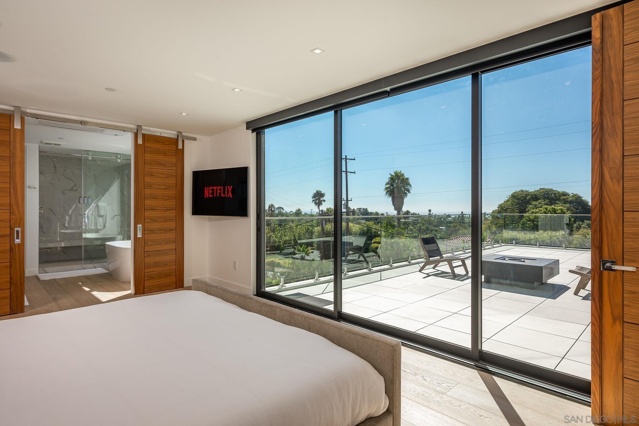 Detail Gallery Image 24 of 39 For 1605  Burgundy Rd, Encinitas,  CA 92024 - 4 Beds | 4/1 Baths