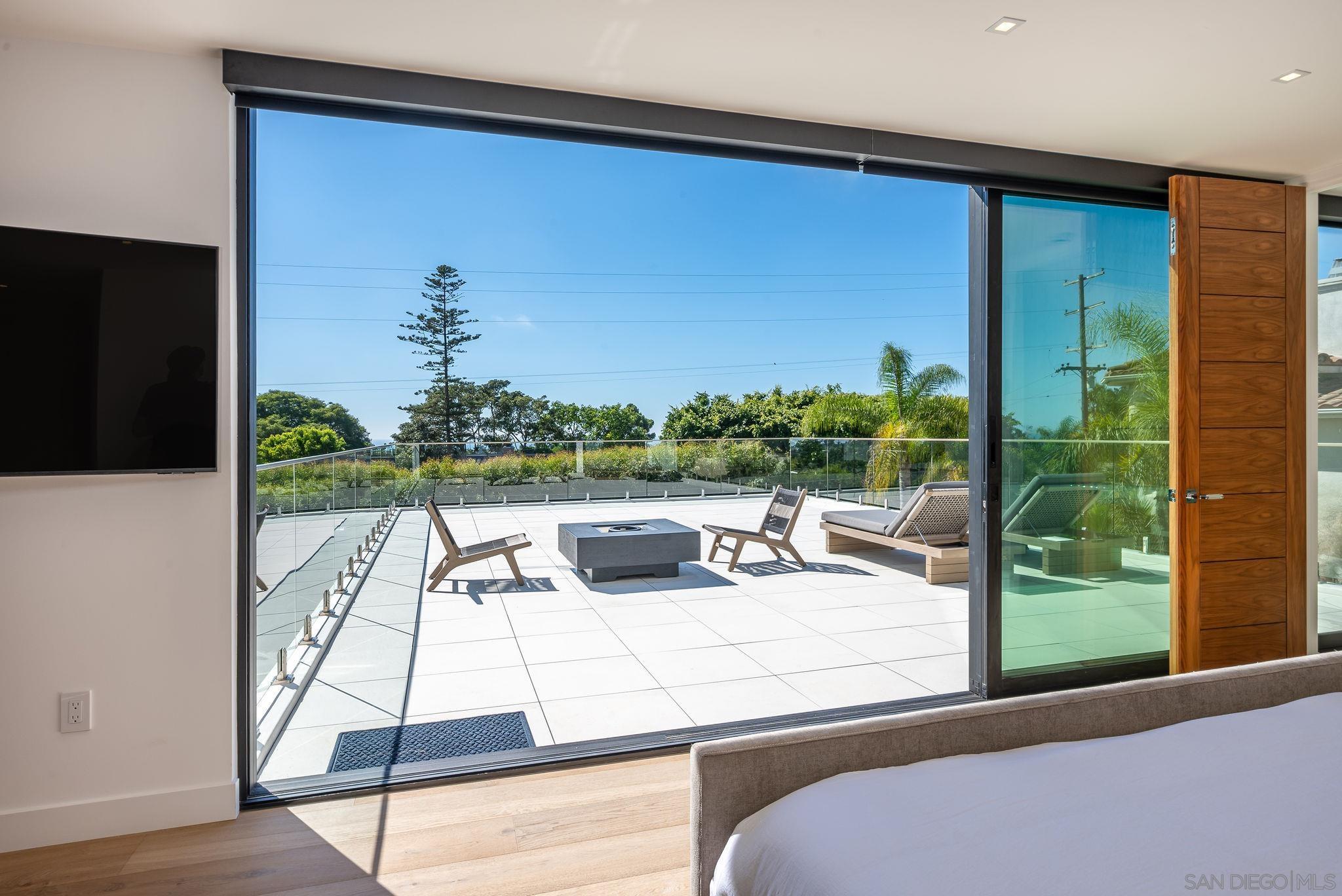 Detail Gallery Image 27 of 39 For 1605  Burgundy Rd, Encinitas,  CA 92024 - 4 Beds | 4/1 Baths