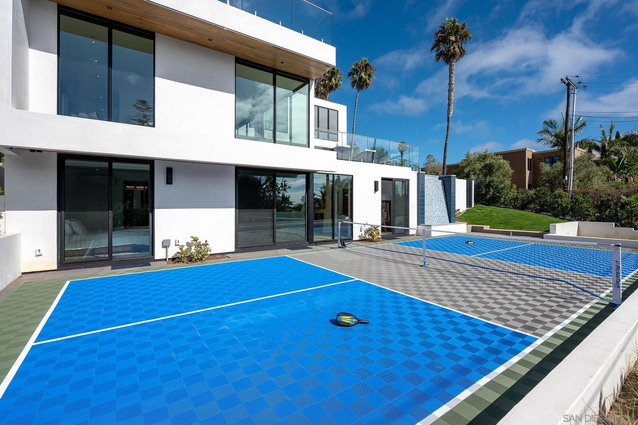 Detail Gallery Image 36 of 39 For 1605  Burgundy Rd, Encinitas,  CA 92024 - 4 Beds | 4/1 Baths