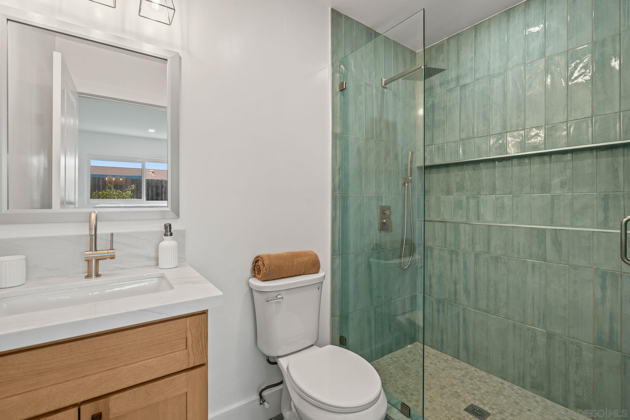 Detail Gallery Image 15 of 22 For 10265  Eagle Rock Avenue, San Diego,  CA 92126 - 4 Beds | 2 Baths