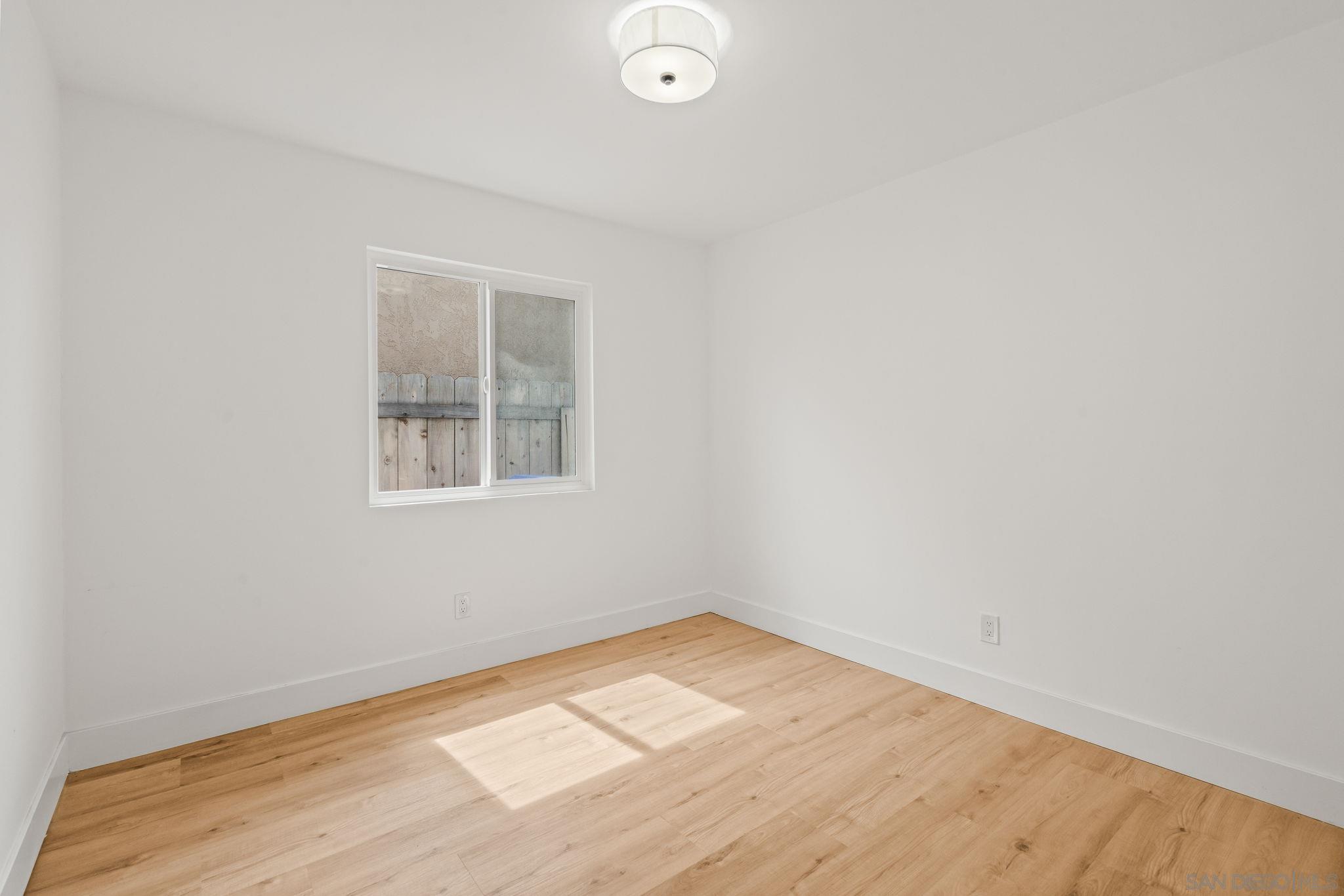 Detail Gallery Image 16 of 22 For 10265  Eagle Rock Avenue, San Diego,  CA 92126 - 4 Beds | 2 Baths