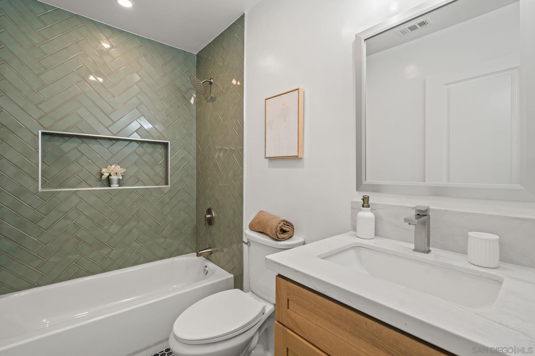 Detail Gallery Image 18 of 22 For 10265  Eagle Rock Avenue, San Diego,  CA 92126 - 4 Beds | 2 Baths