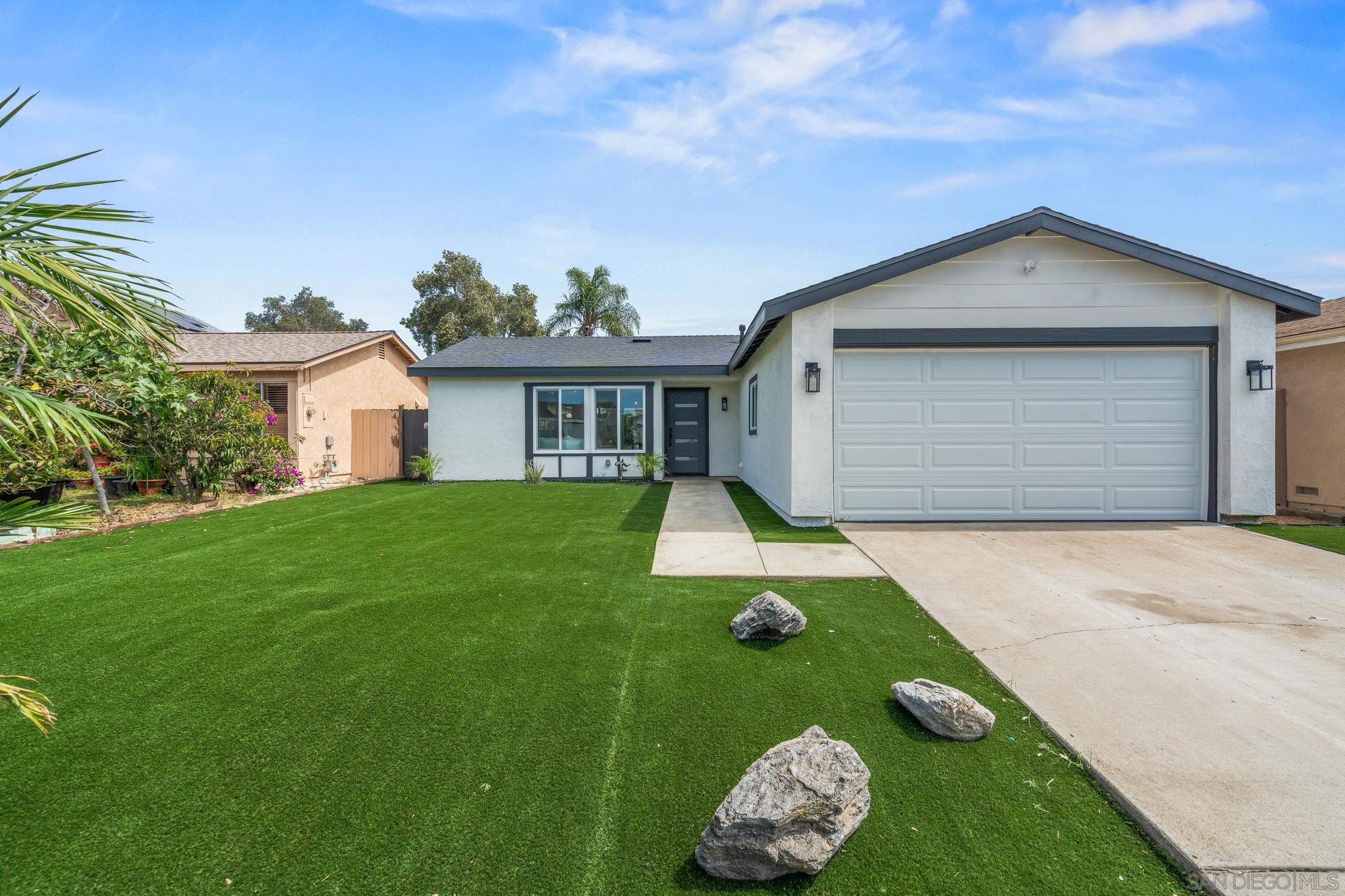 Detail Gallery Image 4 of 22 For 10265  Eagle Rock Avenue, San Diego,  CA 92126 - 4 Beds | 2 Baths