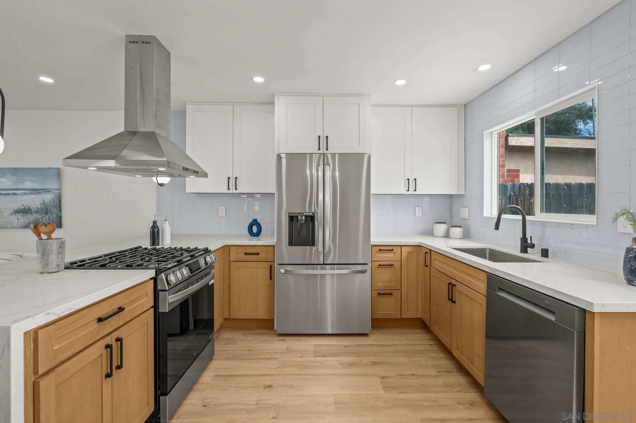 Detail Gallery Image 9 of 22 For 10265  Eagle Rock Avenue, San Diego,  CA 92126 - 4 Beds | 2 Baths