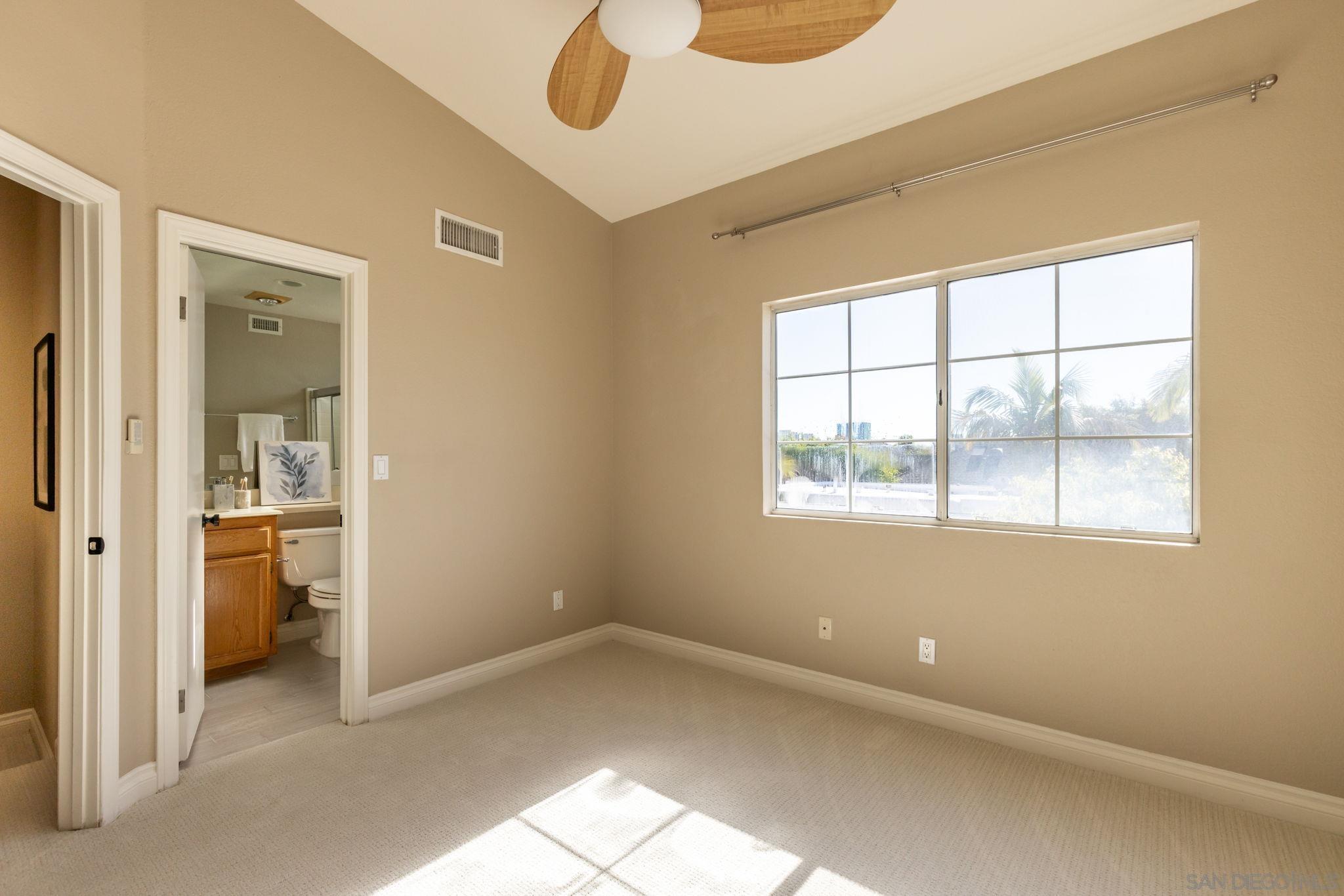 Detail Gallery Image 21 of 25 For 4064  Front St  #2,  San Diego,  CA 92103 - 2 Beds | 2/1 Baths