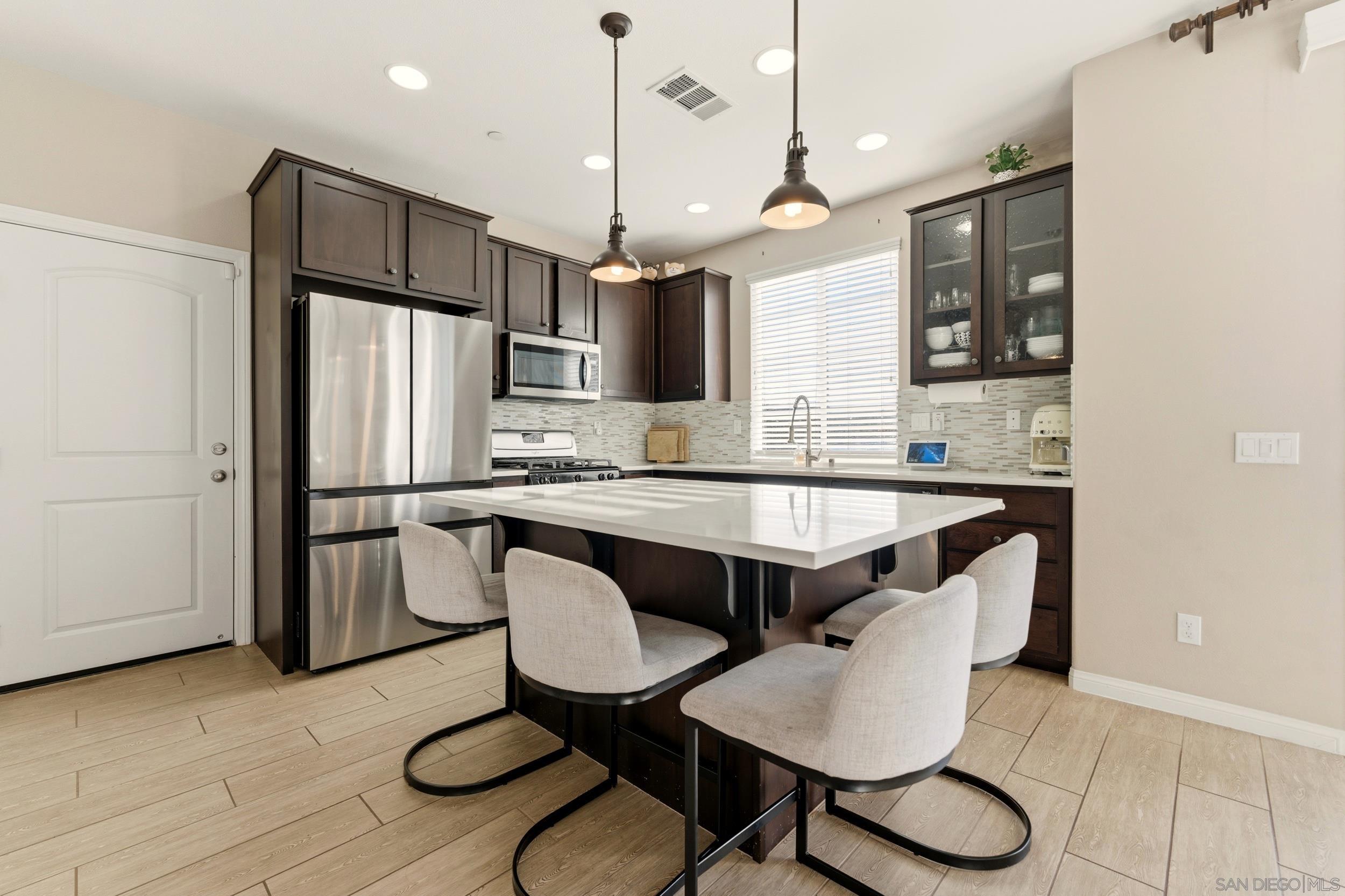 Detail Gallery Image 11 of 43 For 1552  Franceschi Dr, Chula Vista,  CA 91913 - 3 Beds | 2/1 Baths