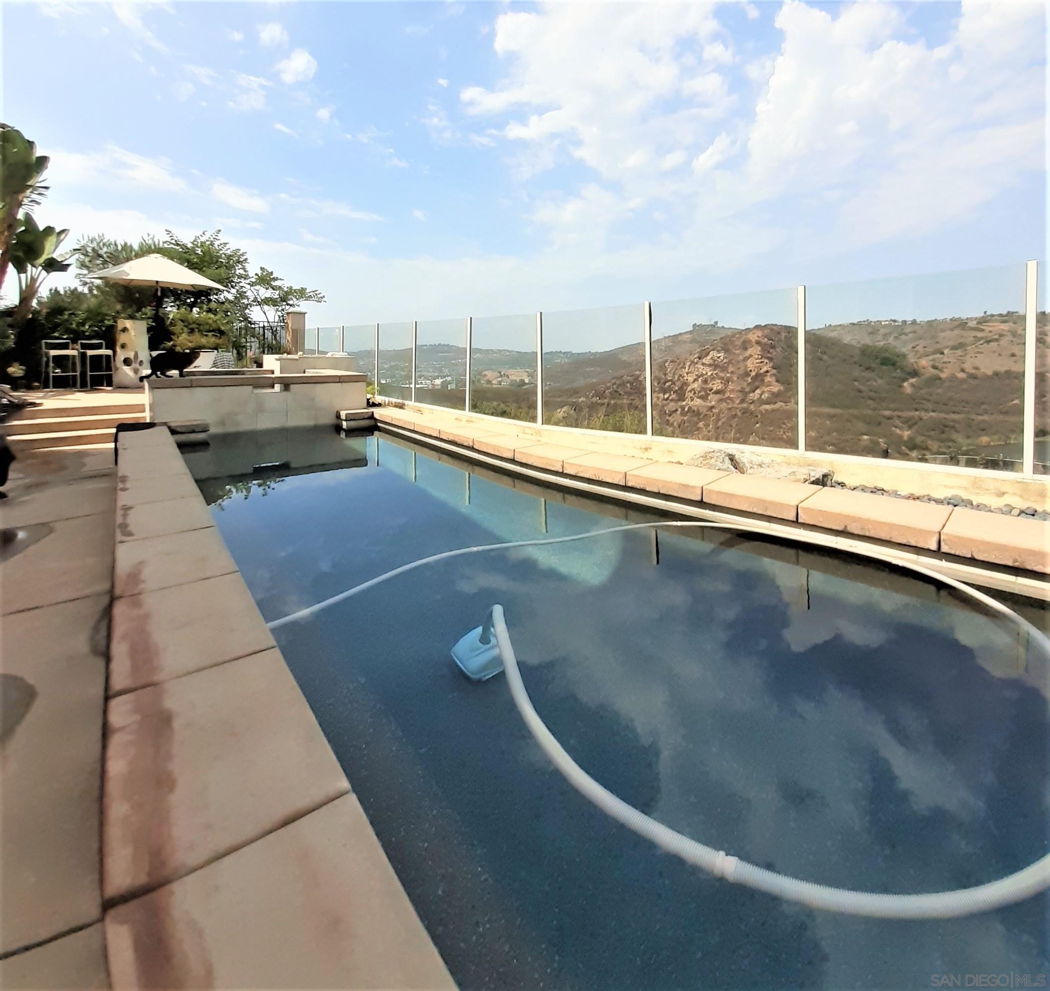 Detail Gallery Image 2 of 5 For Glencrest Drive, San Marcos,  CA 92078 - 6 Beds | 3 Baths