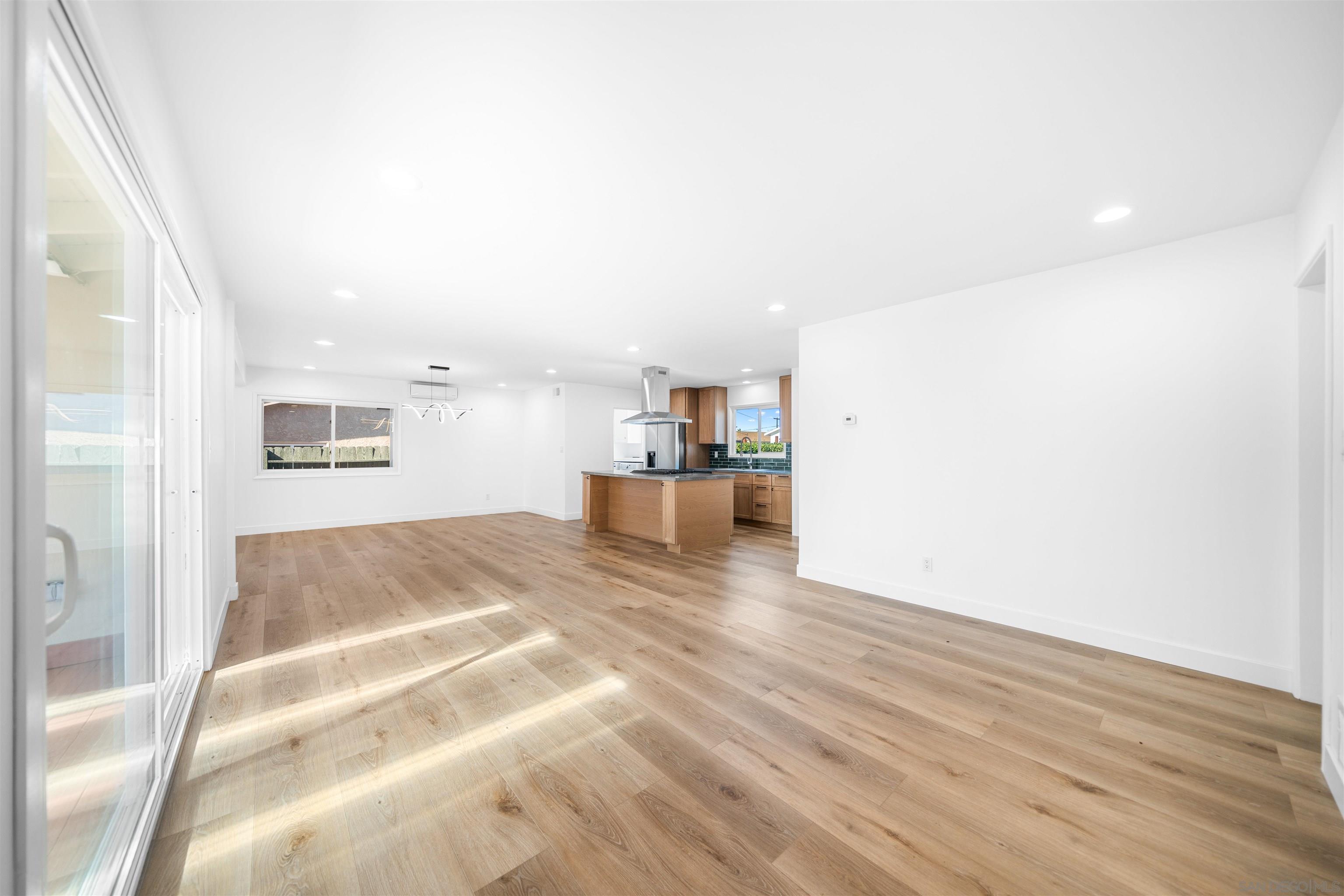 Detail Gallery Image 14 of 51 For 5017  Mount Gaywas Dr, San Diego,  CA 92117 - 4 Beds | 2 Baths