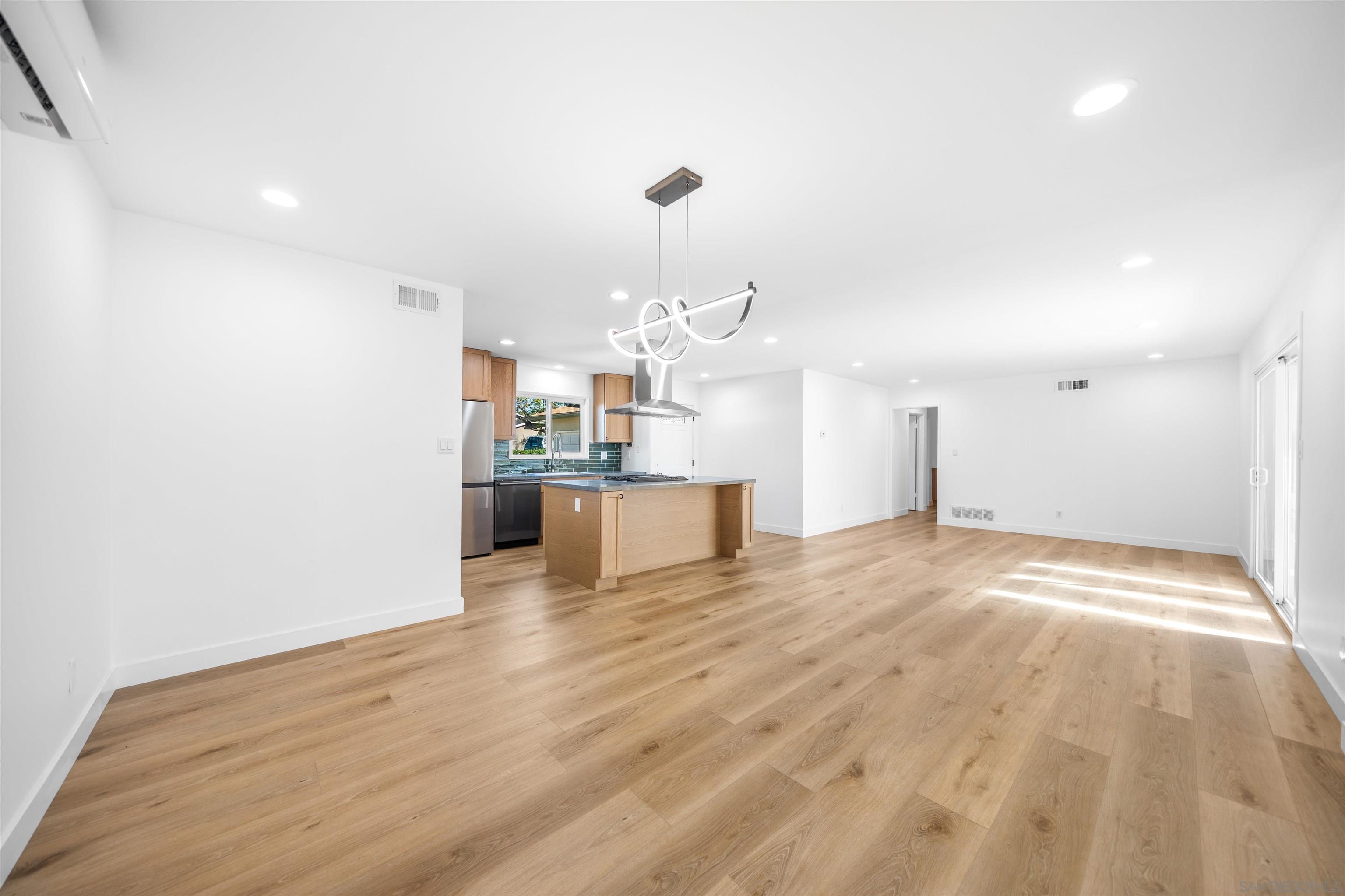 Detail Gallery Image 10 of 51 For 5017  Mount Gaywas Dr, San Diego,  CA 92117 - 4 Beds | 2 Baths